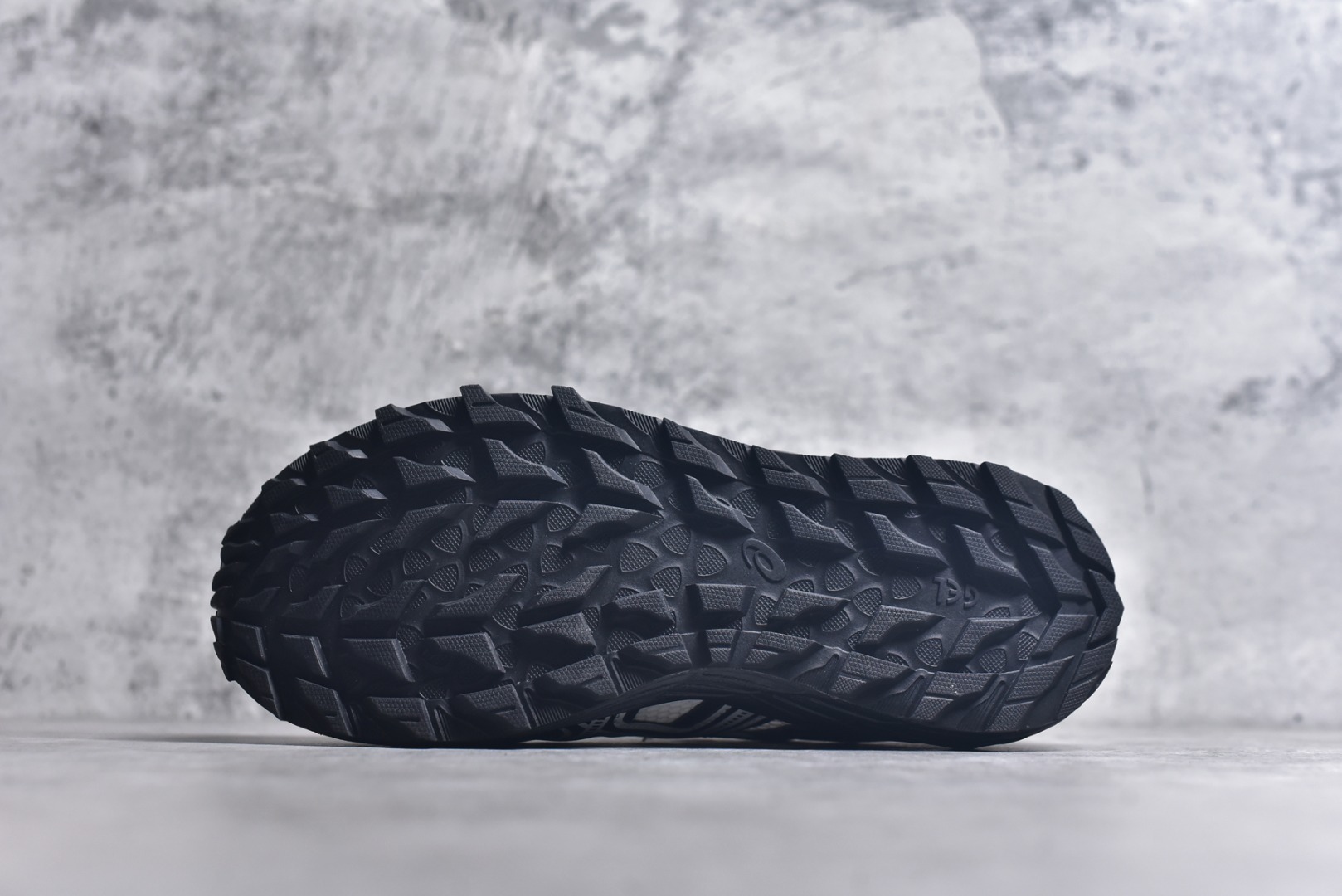 图片[6]-#Asics Gel-Sonoma SE 亚瑟士溯溪鞋涉水鞋洞洞鞋 舒适日常休闲百搭防滑低帮户外徒步舒适随行跑步鞋 无界 路更远 今夏必备 颠覆认知 包裹性超强 脚感非常之舒适 侧面镂空设计 透气性极佳 让微风灌入足底 为沸腾夏日注入清爽能量防滑效果也不错 颜值与性能兼备 各平台实体疯狂种草首选 尺码：35 36 37.5 38 39 40 40.5 41.5 42 42.5 43.5 44 45-选品中心