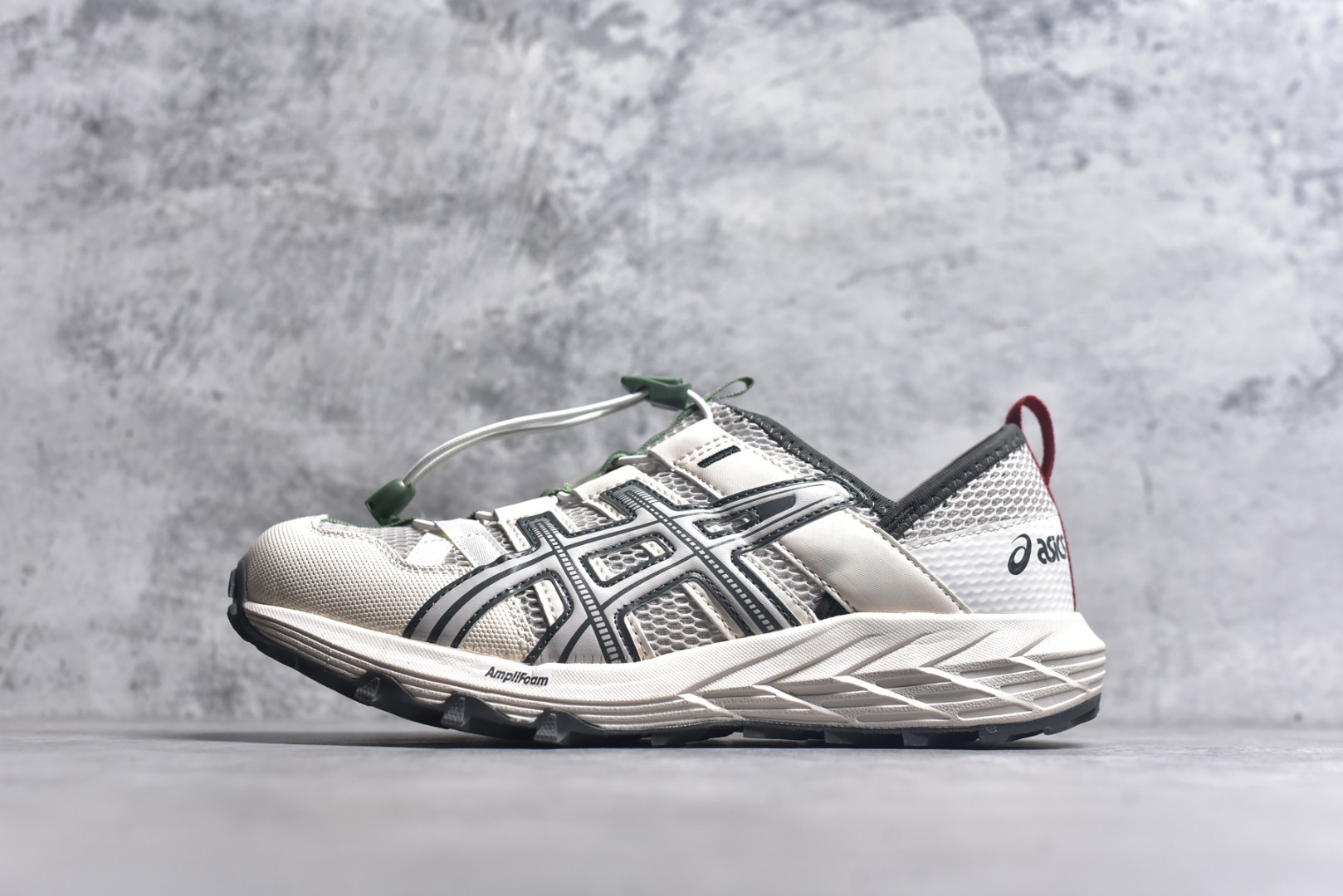 #Asics Gel-Sonoma SE 亚瑟士溯溪鞋涉水鞋洞洞鞋 舒适日常休闲百搭防滑低帮户外徒步舒适随行跑步鞋 无界 路更远 今夏必备 颠覆认知 包裹性超强 脚感非常之舒适 侧面镂空设计 透气性极佳 让微风灌入足底 为沸腾夏日注入清爽能量防滑效果也不错 颜值与性能兼备 各平台实体疯狂种草首选 尺码：35 36 37.5 38 39 40 40.5 41.5 42 42.5 43.5 44 45-选品中心