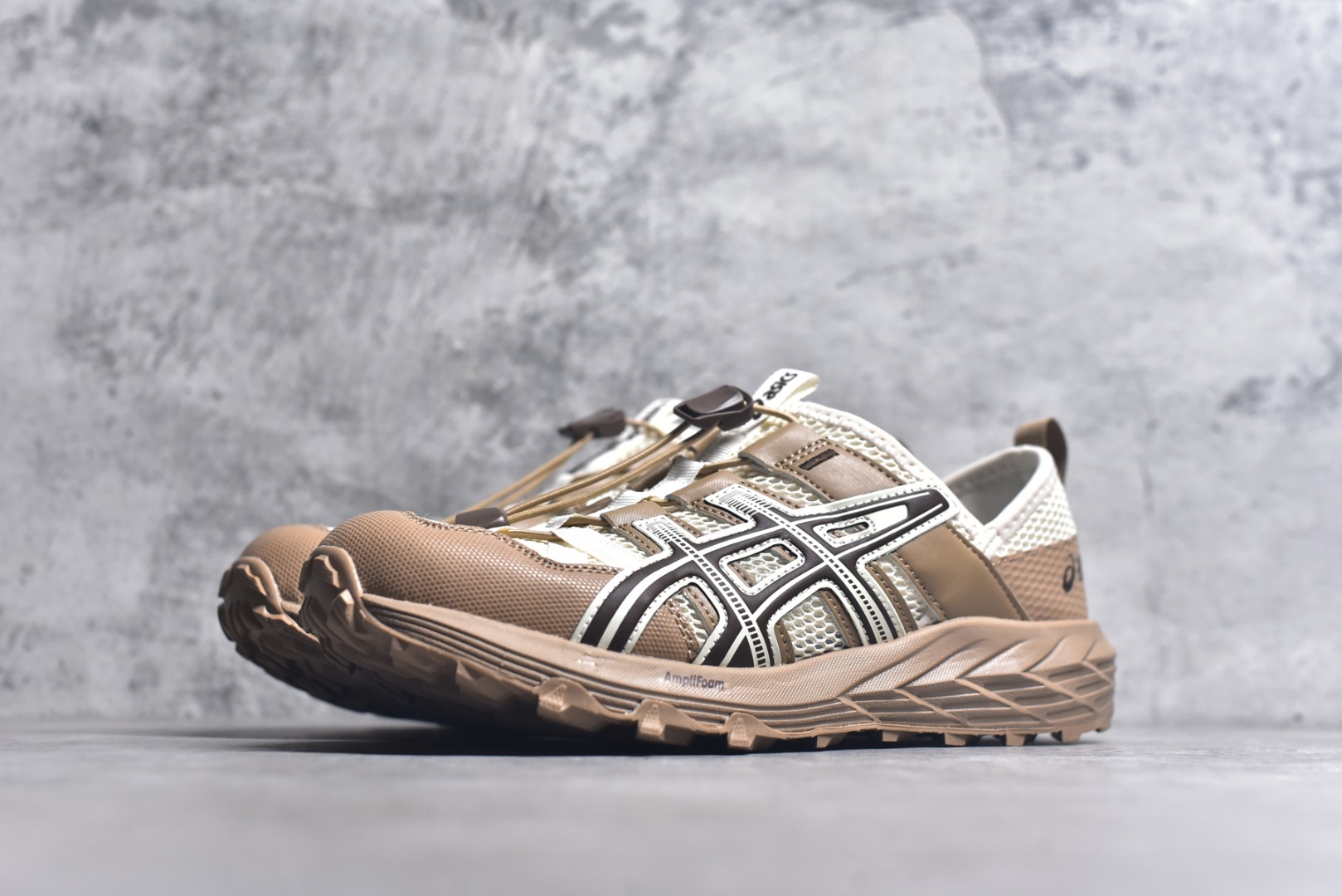 图片[2]-#Asics Gel-Sonoma SE 亚瑟士溯溪鞋涉水鞋洞洞鞋 舒适日常休闲百搭防滑低帮户外徒步舒适随行跑步鞋 无界 路更远 今夏必备 颠覆认知 包裹性超强 脚感非常之舒适 侧面镂空设计 透气性极佳 让微风灌入足底 为沸腾夏日注入清爽能量防滑效果也不错 颜值与性能兼备 各平台实体疯狂种草首选 尺码：35 36 37.5 38 39 40 40.5 41.5 42 42.5 43.5 44 45-选品中心
