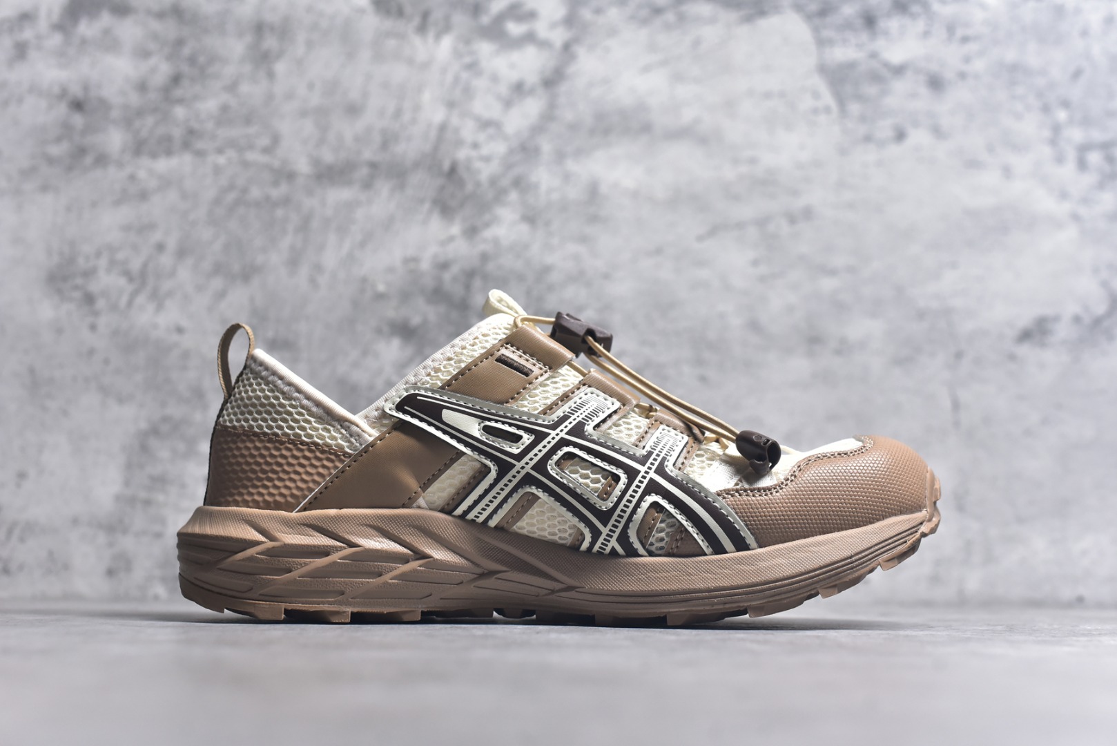 图片[3]-#Asics Gel-Sonoma SE 亚瑟士溯溪鞋涉水鞋洞洞鞋 舒适日常休闲百搭防滑低帮户外徒步舒适随行跑步鞋 无界 路更远 今夏必备 颠覆认知 包裹性超强 脚感非常之舒适 侧面镂空设计 透气性极佳 让微风灌入足底 为沸腾夏日注入清爽能量防滑效果也不错 颜值与性能兼备 各平台实体疯狂种草首选 尺码：35 36 37.5 38 39 40 40.5 41.5 42 42.5 43.5 44 45-选品中心