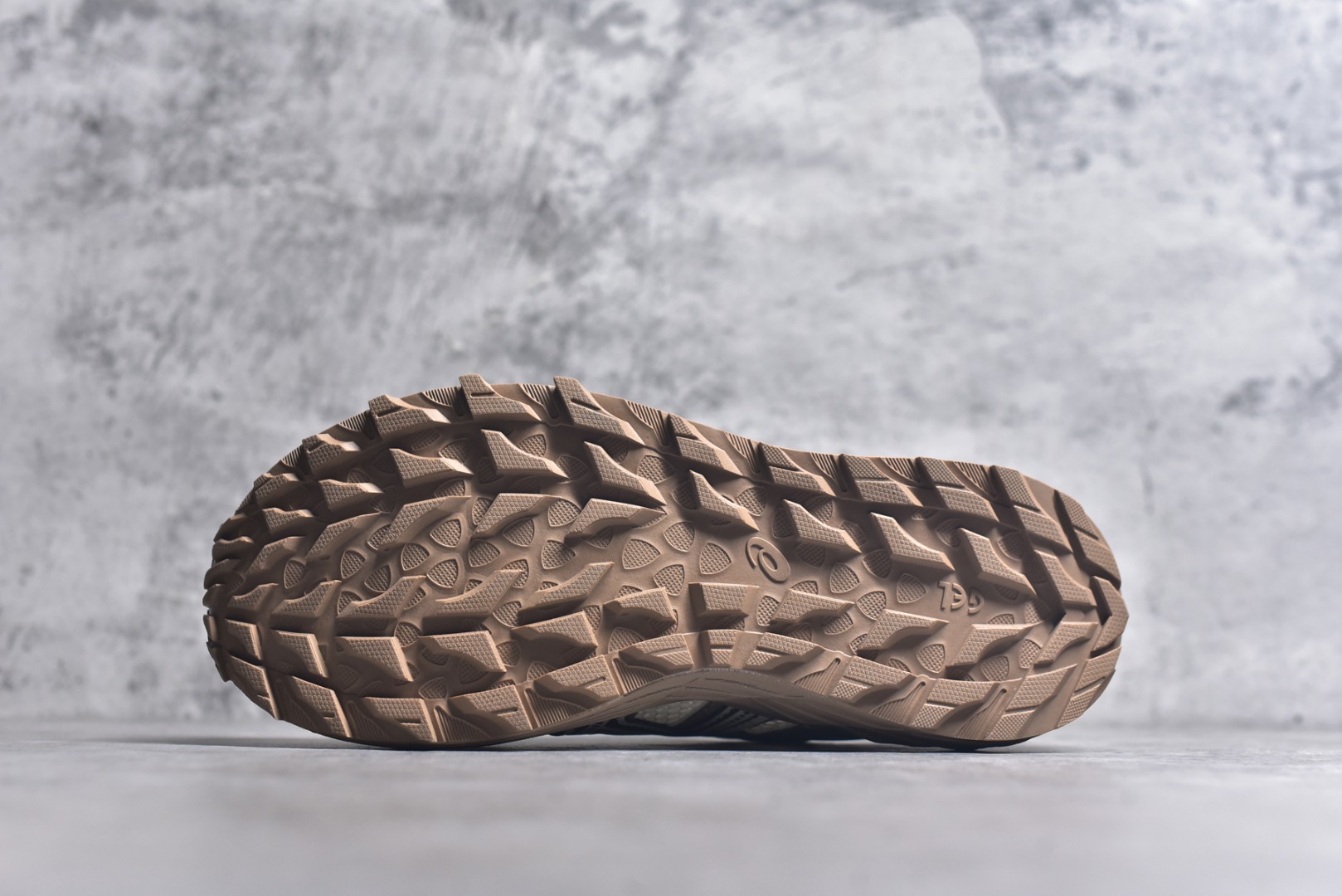 图片[6]-#Asics Gel-Sonoma SE 亚瑟士溯溪鞋涉水鞋洞洞鞋 舒适日常休闲百搭防滑低帮户外徒步舒适随行跑步鞋 无界 路更远 今夏必备 颠覆认知 包裹性超强 脚感非常之舒适 侧面镂空设计 透气性极佳 让微风灌入足底 为沸腾夏日注入清爽能量防滑效果也不错 颜值与性能兼备 各平台实体疯狂种草首选 尺码：35 36 37.5 38 39 40 40.5 41.5 42 42.5 43.5 44 45-选品中心