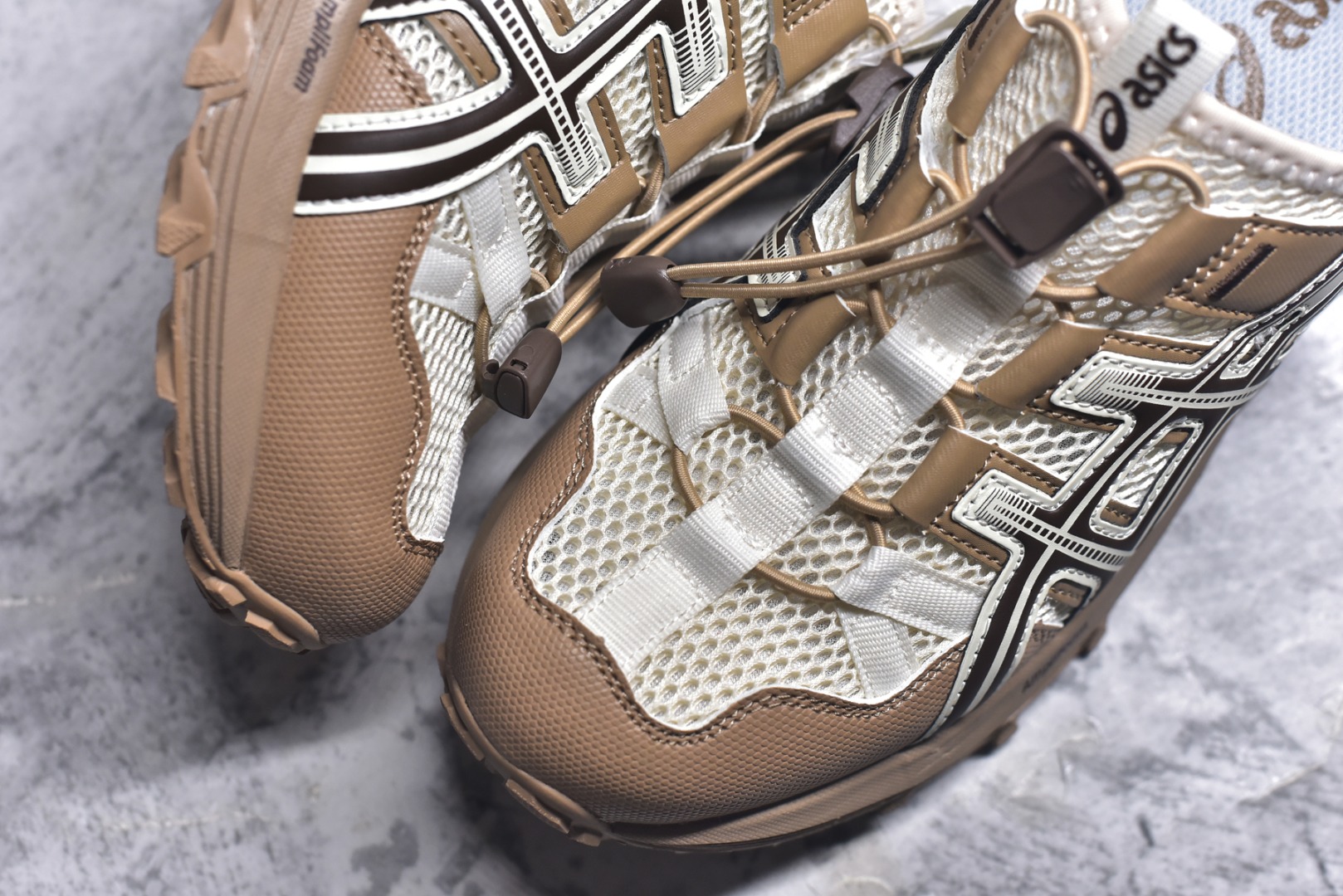 图片[8]-#Asics Gel-Sonoma SE 亚瑟士溯溪鞋涉水鞋洞洞鞋 舒适日常休闲百搭防滑低帮户外徒步舒适随行跑步鞋 无界 路更远 今夏必备 颠覆认知 包裹性超强 脚感非常之舒适 侧面镂空设计 透气性极佳 让微风灌入足底 为沸腾夏日注入清爽能量防滑效果也不错 颜值与性能兼备 各平台实体疯狂种草首选 尺码：35 36 37.5 38 39 40 40.5 41.5 42 42.5 43.5 44 45-选品中心