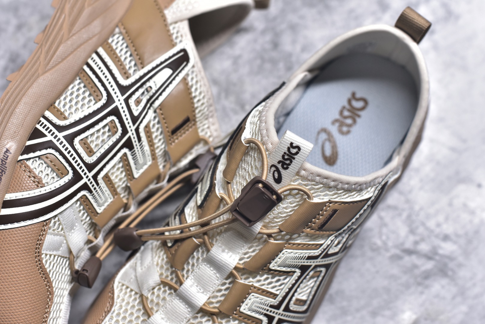 图片[9]-#Asics Gel-Sonoma SE 亚瑟士溯溪鞋涉水鞋洞洞鞋 舒适日常休闲百搭防滑低帮户外徒步舒适随行跑步鞋 无界 路更远 今夏必备 颠覆认知 包裹性超强 脚感非常之舒适 侧面镂空设计 透气性极佳 让微风灌入足底 为沸腾夏日注入清爽能量防滑效果也不错 颜值与性能兼备 各平台实体疯狂种草首选 尺码：35 36 37.5 38 39 40 40.5 41.5 42 42.5 43.5 44 45-选品中心