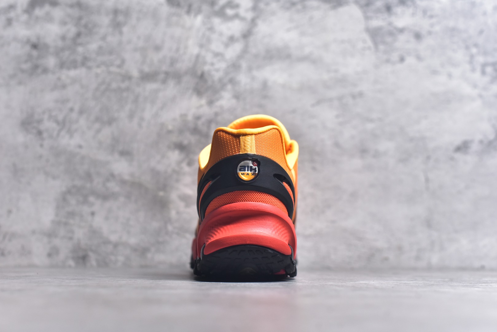 图片[5]-#Nike Air Max Dn8 舒适减震防滑耐磨低帮跑步鞋 男女同款 Nike 旗下 Air Max 家族正式迎来最新成员 Air Max DN8，此鞋款旨在透过 Dynamic Air 技术提升全天穿着体验，当中首次采用了全掌 Dynamic Air 系统，内置两组 Air 气垫，并透过八条互相连通的气管形成持续的气压循环，让每一步都更具弹性与灵活度。 货号：FQ7860-800 尺码：36 37.5 38 39 40 41 42 43 44 45-选品中心