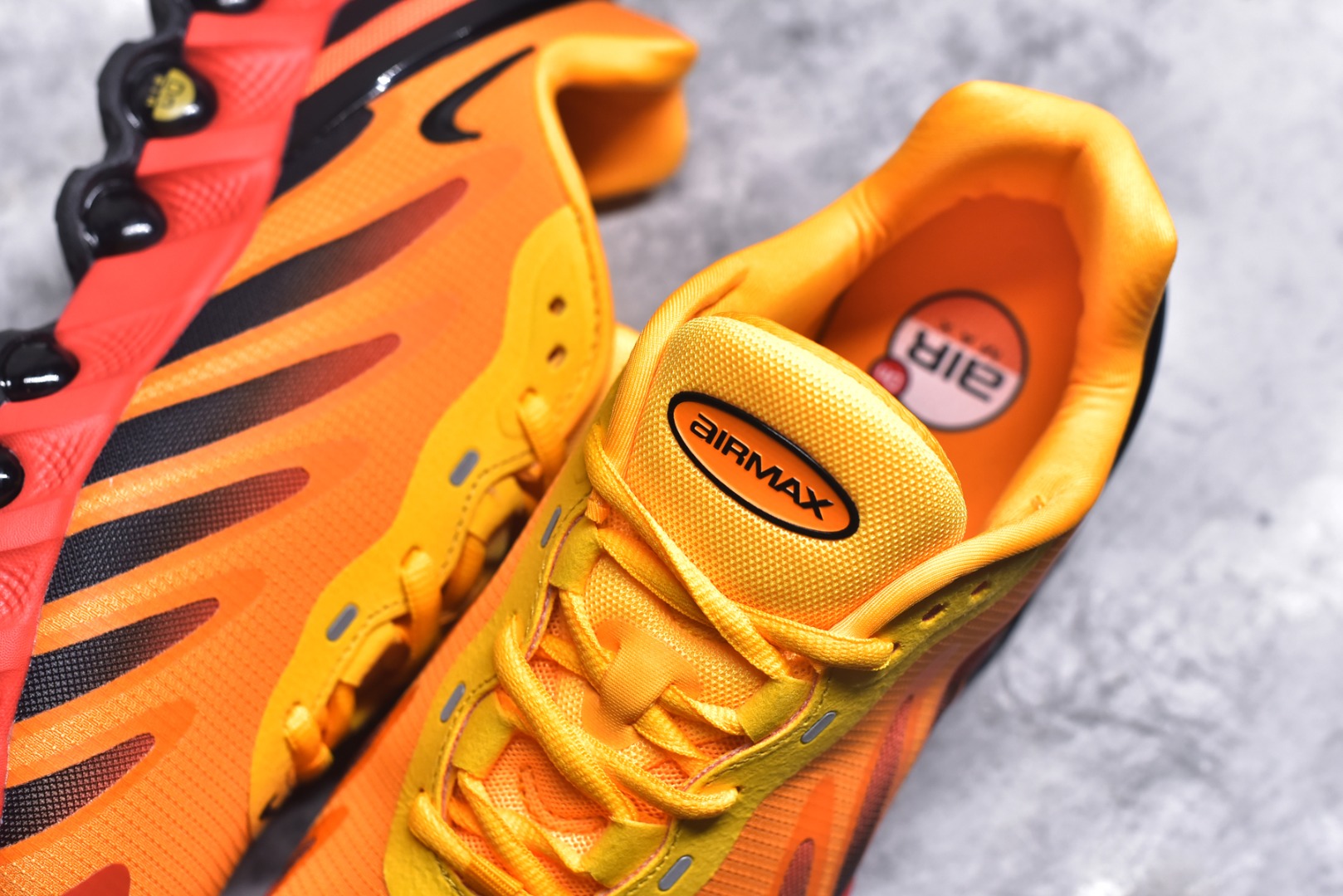 图片[9]-#Nike Air Max Dn8 舒适减震防滑耐磨低帮跑步鞋 男女同款 Nike 旗下 Air Max 家族正式迎来最新成员 Air Max DN8，此鞋款旨在透过 Dynamic Air 技术提升全天穿着体验，当中首次采用了全掌 Dynamic Air 系统，内置两组 Air 气垫，并透过八条互相连通的气管形成持续的气压循环，让每一步都更具弹性与灵活度。 货号：FQ7860-800 尺码：36 37.5 38 39 40 41 42 43 44 45-选品中心