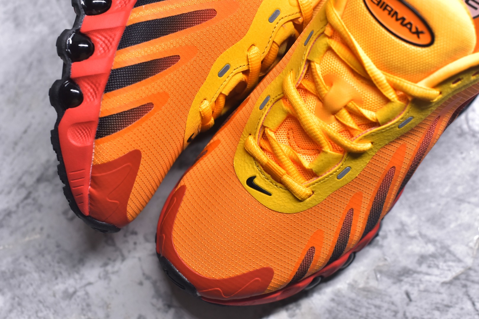 图片[8]-#Nike Air Max Dn8 舒适减震防滑耐磨低帮跑步鞋 男女同款 Nike 旗下 Air Max 家族正式迎来最新成员 Air Max DN8，此鞋款旨在透过 Dynamic Air 技术提升全天穿着体验，当中首次采用了全掌 Dynamic Air 系统，内置两组 Air 气垫，并透过八条互相连通的气管形成持续的气压循环，让每一步都更具弹性与灵活度。 货号：FQ7860-800 尺码：36 37.5 38 39 40 41 42 43 44 45-选品中心