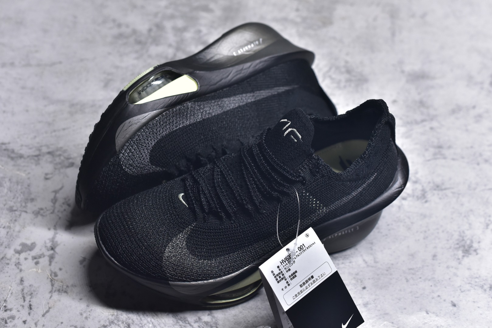 图片[7]-#Nike Air Zoom Alphafly NEXT% 3 阿尔法 马拉松 3.0 减震马拉松跑步鞋 首次通过一体式鞋底 替代了后跟和前足分离的设计 让双脚落地过渡更顺畅稳定 全掌 ZoomX泡绵拥有轻盈充沛的缓震弹性 确保在长距离奔跑中 充分发挥厚底跑鞋的回弹优势 鞋带边缘分布锯齿 不易松脱 更牢靠 且对鞋带孔进行了重新设计 减轻点位压迫 货号： HV6350 001 尺码： 36-46-选品中心