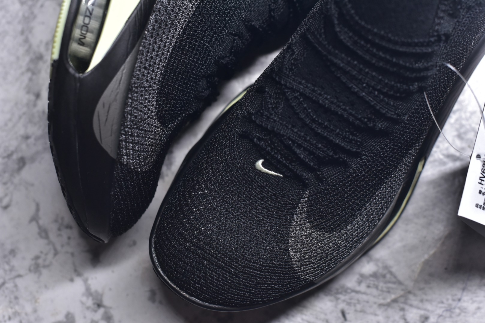 图片[8]-#Nike Air Zoom Alphafly NEXT% 3 阿尔法 马拉松 3.0 减震马拉松跑步鞋 首次通过一体式鞋底 替代了后跟和前足分离的设计 让双脚落地过渡更顺畅稳定 全掌 ZoomX泡绵拥有轻盈充沛的缓震弹性 确保在长距离奔跑中 充分发挥厚底跑鞋的回弹优势 鞋带边缘分布锯齿 不易松脱 更牢靠 且对鞋带孔进行了重新设计 减轻点位压迫 货号： HV6350 001 尺码： 36-46-选品中心