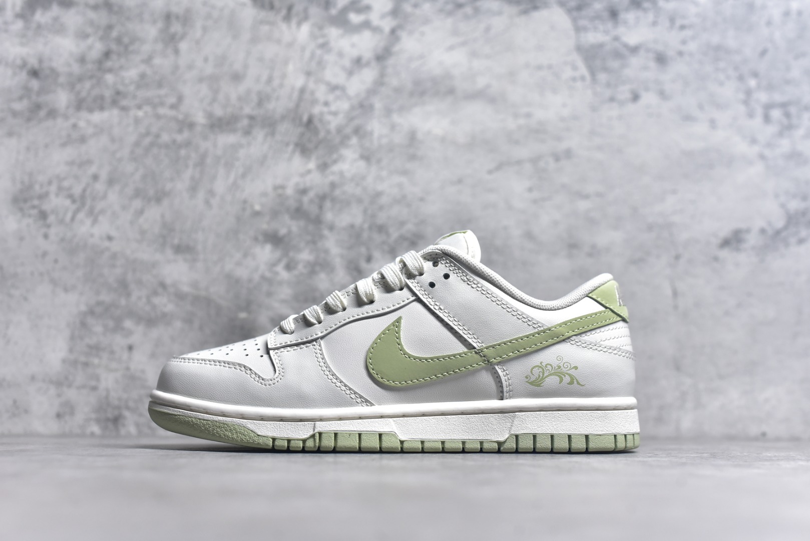 #Nike SB Dunk Low 森林城市 周年高端定制 低帮休闲板鞋 WG0212-018 #定制鞋盒 超高清洁度 皮料切割干净无任何毛边 细节完美 尺码：35.5 36 36.5 37.5 38 36.5 39 40 9.E5-选品中心