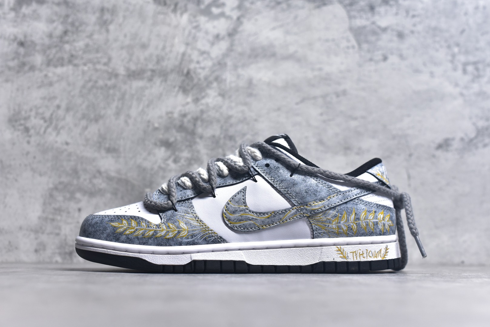 #Nike SB Dunk Low 麦穗灰绑带 低帮休闲板鞋 DD1391-100 #定制鞋盒 大厂纯原品质出货 超高清洁度 皮料切割干净无任何毛边 细节完美 尺码：40 40.5 41 42 42.5 43 44 44.5 45 46 9.E5-选品中心