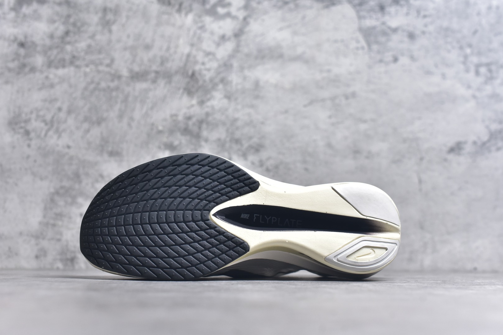 图片[6]-#Nike ZoomX Vaporfly NEXT% 4 马拉松系列公路竞速超轻缓震跑步鞋 HV6107 100 #鞋款轻盈，同时保持出色性能表现。此鞋款质感轻盈，无论是日常畅跑还是马拉松，皆可轻松驾驭。尺码：39-45-选品中心