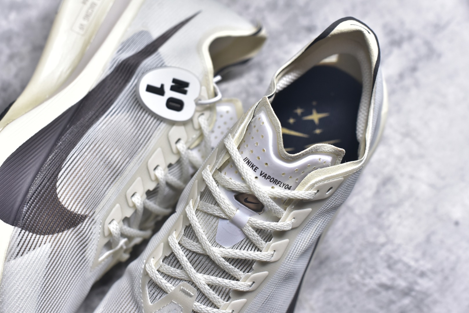 图片[9]-#Nike ZoomX Vaporfly NEXT% 4 马拉松系列公路竞速超轻缓震跑步鞋 HV6107 100 #鞋款轻盈，同时保持出色性能表现。此鞋款质感轻盈，无论是日常畅跑还是马拉松，皆可轻松驾驭。尺码：39-45-选品中心