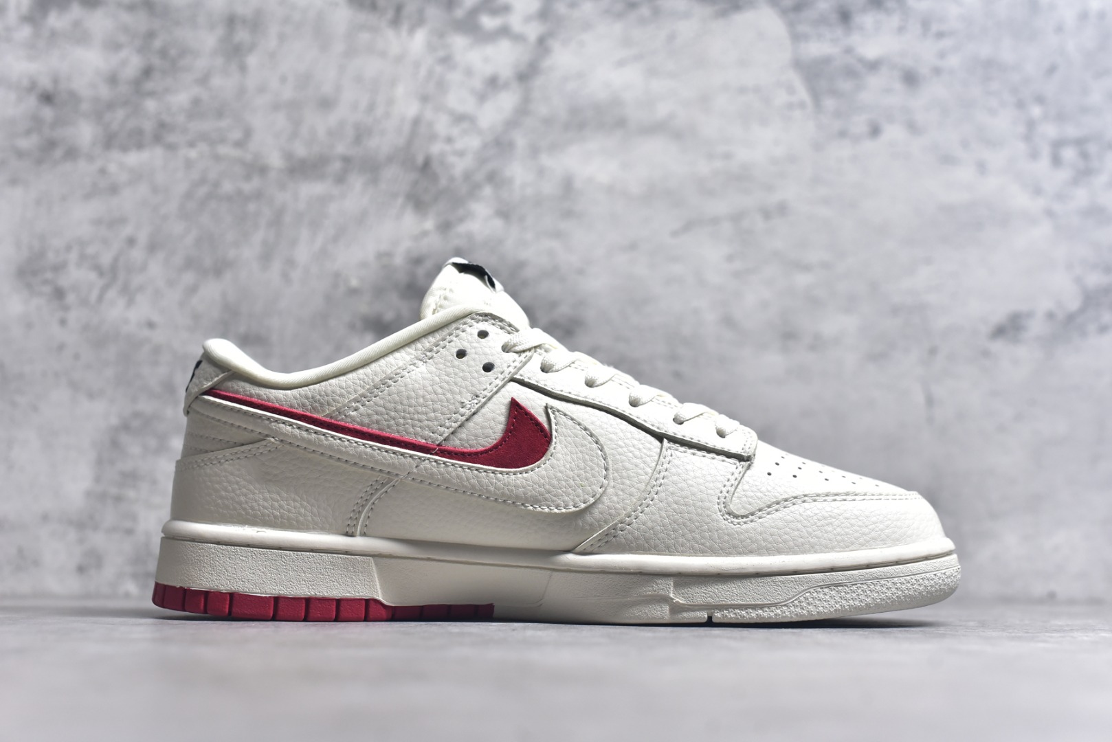 图片[3]-#Nike SB Dunk Low 联名 白红双勾 周年高端定制 低帮休闲板鞋 LW1818-119 #定制鞋盒 大厂纯原品质出货 超高清洁度 皮料切割干净无任何毛边 细节完美 尺码：36 36.5 37.5 38 38.5 39 40 40.5 41 42 42.5 43 44 44.5 45 9.E5-选品中心