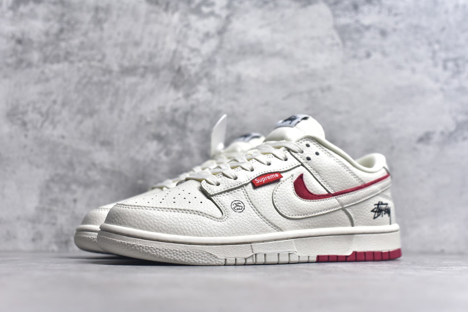 图片[2]-#Nike SB Dunk Low 联名 白红双勾 周年高端定制 低帮休闲板鞋 LW1818-119 #定制鞋盒 大厂纯原品质出货 超高清洁度 皮料切割干净无任何毛边 细节完美 尺码：36 36.5 37.5 38 38.5 39 40 40.5 41 42 42.5 43 44 44.5 45 9.E5-选品中心