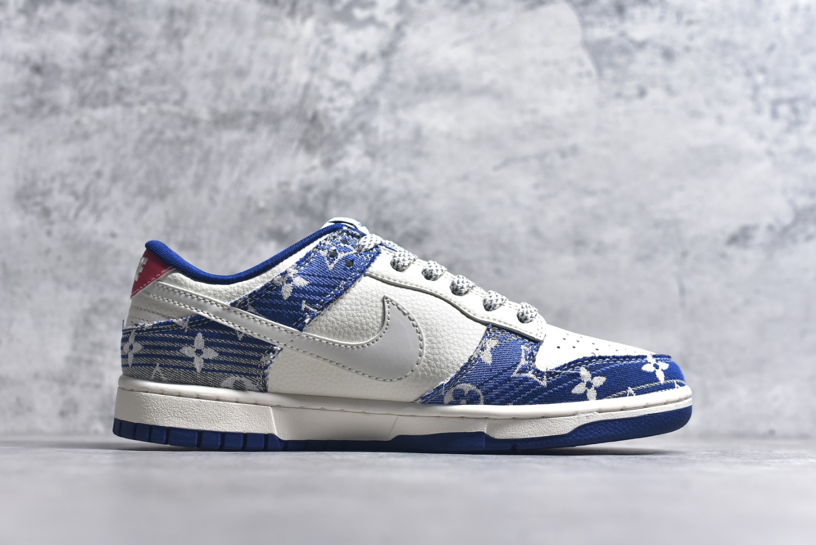 图片[3]-#Nike SB Dunk Low 联名 LV牛仔印花 周年高端定制 低帮休闲板鞋 FC1688-234 #夜光效果 定制鞋盒 大厂纯原品质出货 超高清洁度 皮料切割干净无任何毛边 细节完美 尺码：36 36.5 37.5 38 38.5 39 40 40.5 41 42 42.5 43 44 44.5 45 9.E5-选品中心