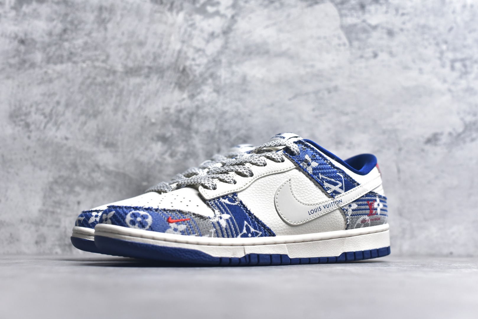 图片[2]-#Nike SB Dunk Low 联名 LV牛仔印花 周年高端定制 低帮休闲板鞋 FC1688-234 #夜光效果 定制鞋盒 大厂纯原品质出货 超高清洁度 皮料切割干净无任何毛边 细节完美 尺码：36 36.5 37.5 38 38.5 39 40 40.5 41 42 42.5 43 44 44.5 45 9.E5-选品中心