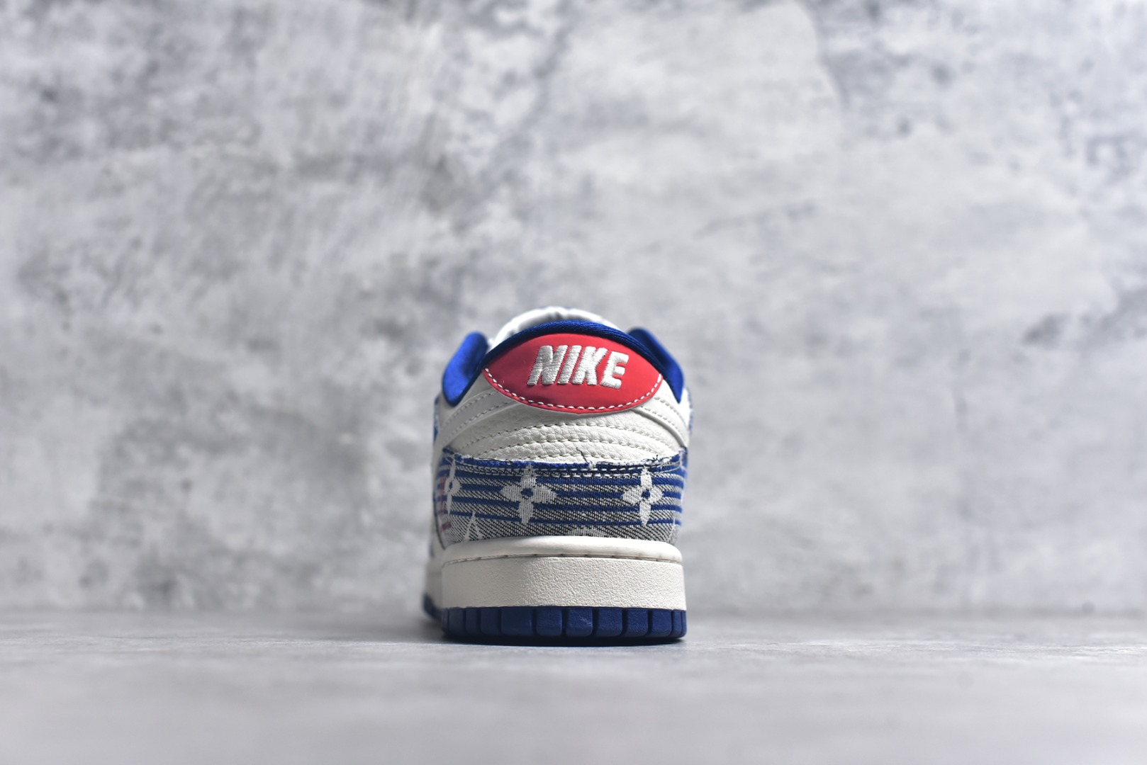 图片[5]-#Nike SB Dunk Low 联名 LV牛仔印花 周年高端定制 低帮休闲板鞋 FC1688-234 #夜光效果 定制鞋盒 大厂纯原品质出货 超高清洁度 皮料切割干净无任何毛边 细节完美 尺码：36 36.5 37.5 38 38.5 39 40 40.5 41 42 42.5 43 44 44.5 45 9.E5-选品中心