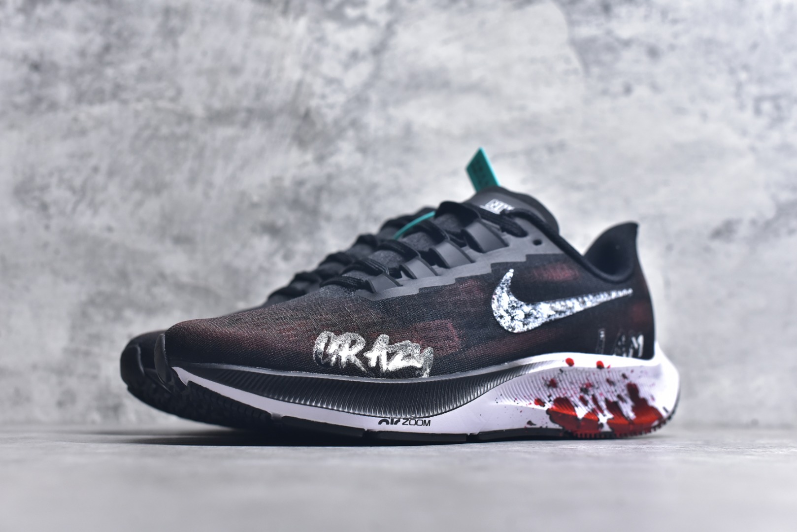 图片[2]-#【定制球鞋]Nike Pegasus 37虐杀原形 手绘潮流 简约 百搭防滑耐磨低帮跑步鞋 《虐杀原形》是一款由Radical Entertainment开发，Activision在2009年6月9日发行的开放式科幻动作冒险游戏 ，灵感来源于同一工作室开发的《绿巨人：终极毁灭》 货号：BQ9647-022 尺码：36 36.5 37.5 38 38.5 39 40 40.5 41 42 42.5 43 44 44.5 45-选品中心