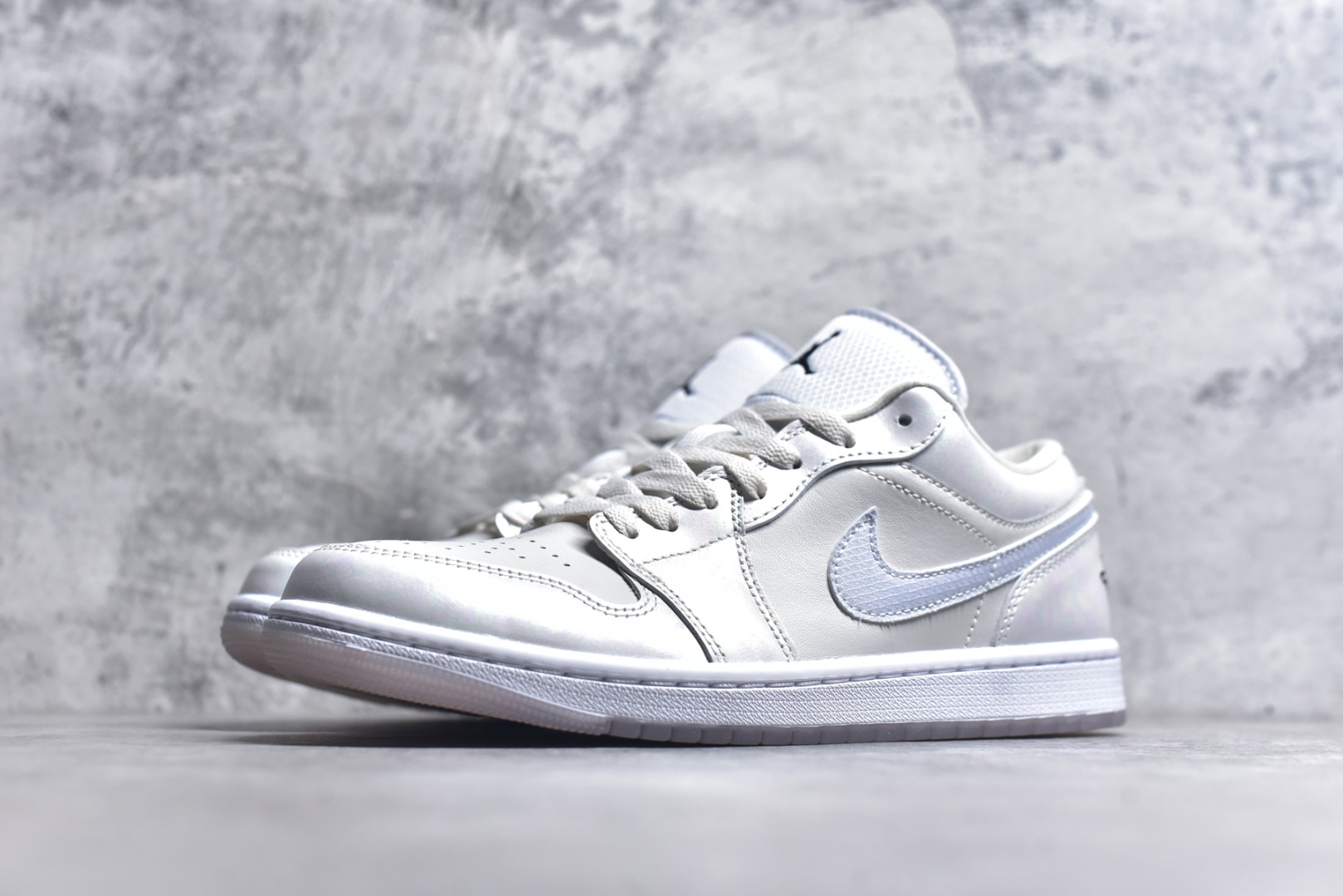 图片[2]-#Air Jordan AJ1 Low 低帮 CNY 蛇年限定 HF4080-001 终端优势供应 市面中低帮最具代表性版本没有之一 口碑大厂出品 品控大底版型不断改良更新 全套原纸板楦头开发 确保原汁原味 完美呈现版型 完美零毛边处理 原厂内置全掌气垫 价格定位良心 平台专用代工流水线出品 一眼公司既视感 拿到手的一瞬间就与众不同 碾压市面所有版本 全部原鞋开发 每一个配色都会采购原鞋确认细节 打破市面看图做货无好货之说 尺码：35.5 36 36.5 37.5 38 38.5 39 40 40.5 41 42 42.5 43 44 44.5 45 46-选品中心