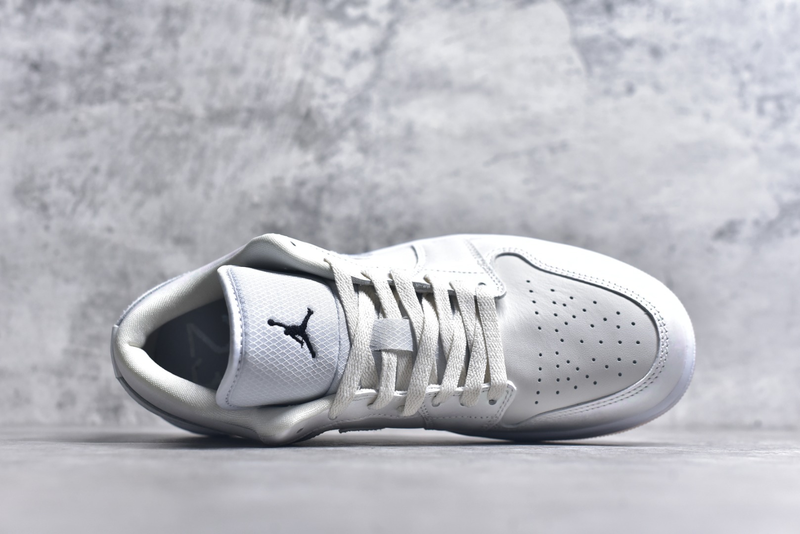 图片[4]-#Air Jordan AJ1 Low 低帮 CNY 蛇年限定 HF4080-001 终端优势供应 市面中低帮最具代表性版本没有之一 口碑大厂出品 品控大底版型不断改良更新 全套原纸板楦头开发 确保原汁原味 完美呈现版型 完美零毛边处理 原厂内置全掌气垫 价格定位良心 平台专用代工流水线出品 一眼公司既视感 拿到手的一瞬间就与众不同 碾压市面所有版本 全部原鞋开发 每一个配色都会采购原鞋确认细节 打破市面看图做货无好货之说 尺码：35.5 36 36.5 37.5 38 38.5 39 40 40.5 41 42 42.5 43 44 44.5 45 46-选品中心