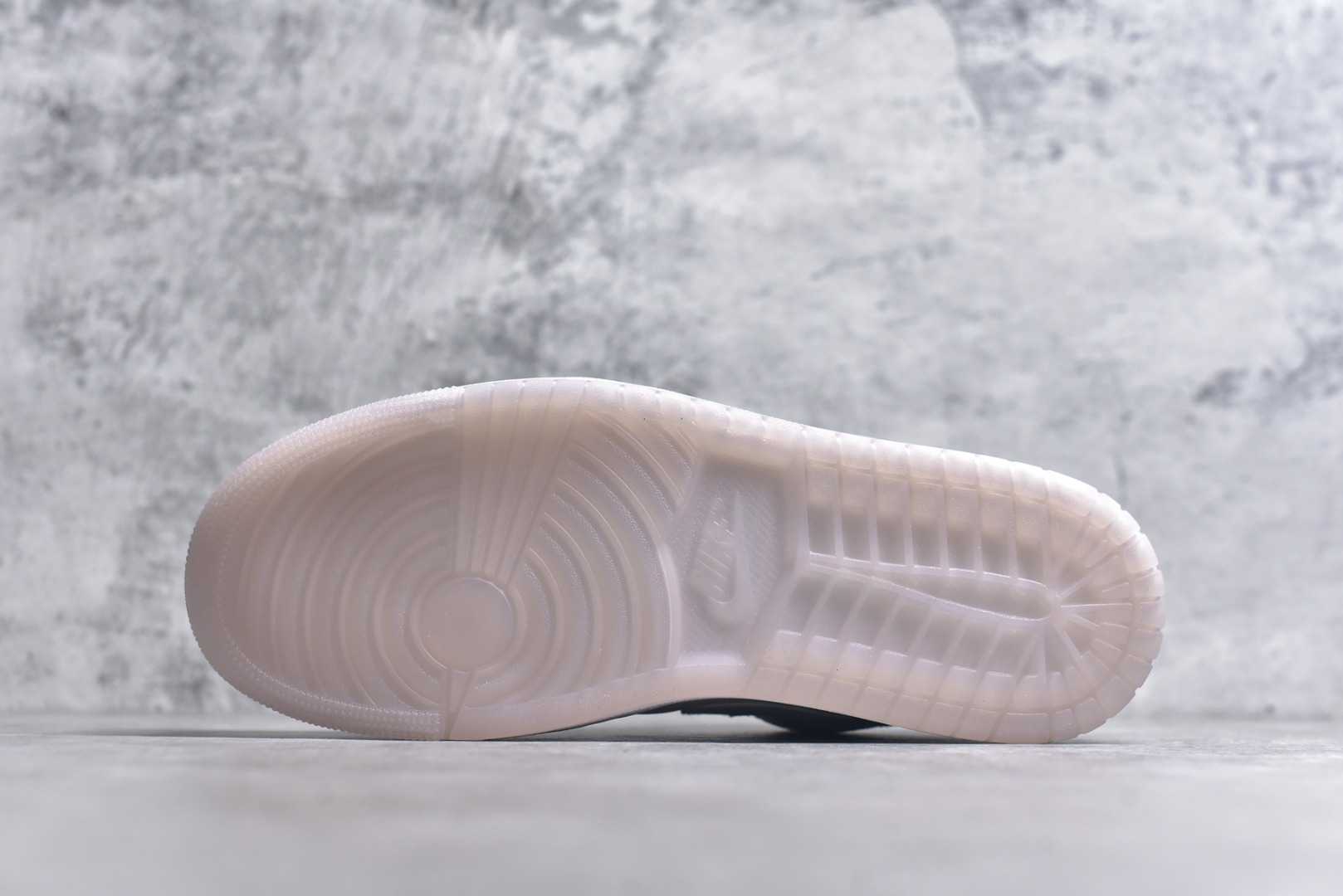 图片[6]-#Air Jordan AJ1 Low 低帮 CNY 蛇年限定 HF4080-001 终端优势供应 市面中低帮最具代表性版本没有之一 口碑大厂出品 品控大底版型不断改良更新 全套原纸板楦头开发 确保原汁原味 完美呈现版型 完美零毛边处理 原厂内置全掌气垫 价格定位良心 平台专用代工流水线出品 一眼公司既视感 拿到手的一瞬间就与众不同 碾压市面所有版本 全部原鞋开发 每一个配色都会采购原鞋确认细节 打破市面看图做货无好货之说 尺码：35.5 36 36.5 37.5 38 38.5 39 40 40.5 41 42 42.5 43 44 44.5 45 46-选品中心