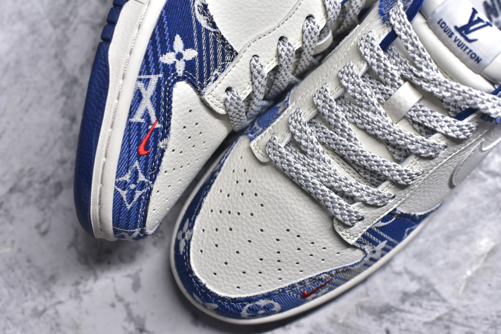 图片[8]-#Nike SB Dunk Low 联名 LV牛仔印花 周年高端定制 低帮休闲板鞋 FC1688-234 #夜光效果 定制鞋盒 大厂纯原品质出货 超高清洁度 皮料切割干净无任何毛边 细节完美 尺码：36 36.5 37.5 38 38.5 39 40 40.5 41 42 42.5 43 44 44.5 45 9.E5-选品中心