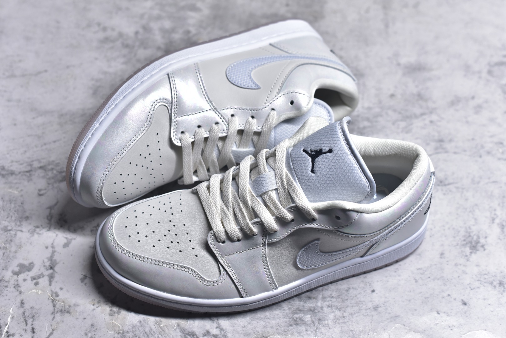 图片[7]-#Air Jordan AJ1 Low 低帮 CNY 蛇年限定 HF4080-001 终端优势供应 市面中低帮最具代表性版本没有之一 口碑大厂出品 品控大底版型不断改良更新 全套原纸板楦头开发 确保原汁原味 完美呈现版型 完美零毛边处理 原厂内置全掌气垫 价格定位良心 平台专用代工流水线出品 一眼公司既视感 拿到手的一瞬间就与众不同 碾压市面所有版本 全部原鞋开发 每一个配色都会采购原鞋确认细节 打破市面看图做货无好货之说 尺码：35.5 36 36.5 37.5 38 38.5 39 40 40.5 41 42 42.5 43 44 44.5 45 46-选品中心