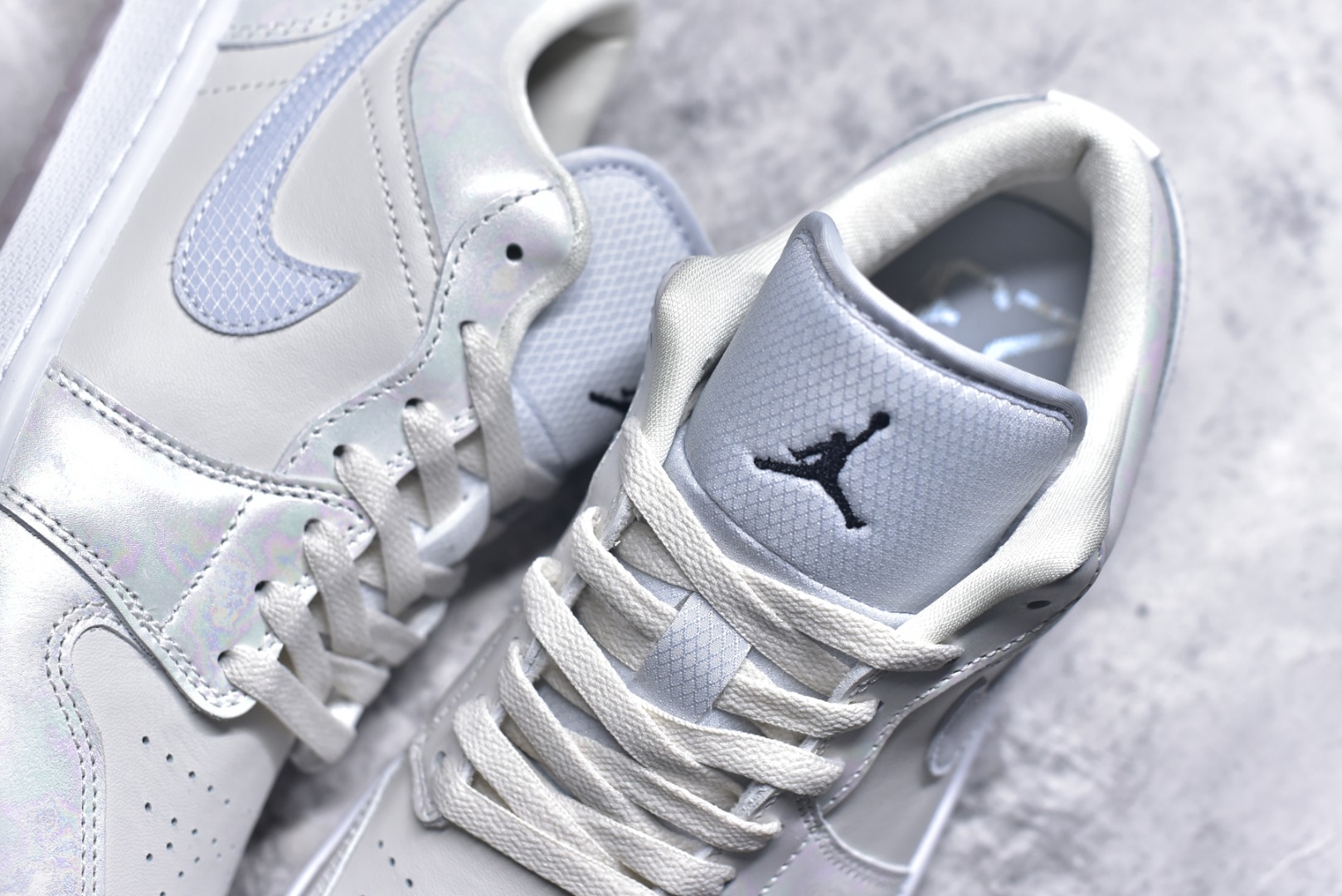 图片[9]-#Air Jordan AJ1 Low 低帮 CNY 蛇年限定 HF4080-001 终端优势供应 市面中低帮最具代表性版本没有之一 口碑大厂出品 品控大底版型不断改良更新 全套原纸板楦头开发 确保原汁原味 完美呈现版型 完美零毛边处理 原厂内置全掌气垫 价格定位良心 平台专用代工流水线出品 一眼公司既视感 拿到手的一瞬间就与众不同 碾压市面所有版本 全部原鞋开发 每一个配色都会采购原鞋确认细节 打破市面看图做货无好货之说 尺码：35.5 36 36.5 37.5 38 38.5 39 40 40.5 41 42 42.5 43 44 44.5 45 46-选品中心