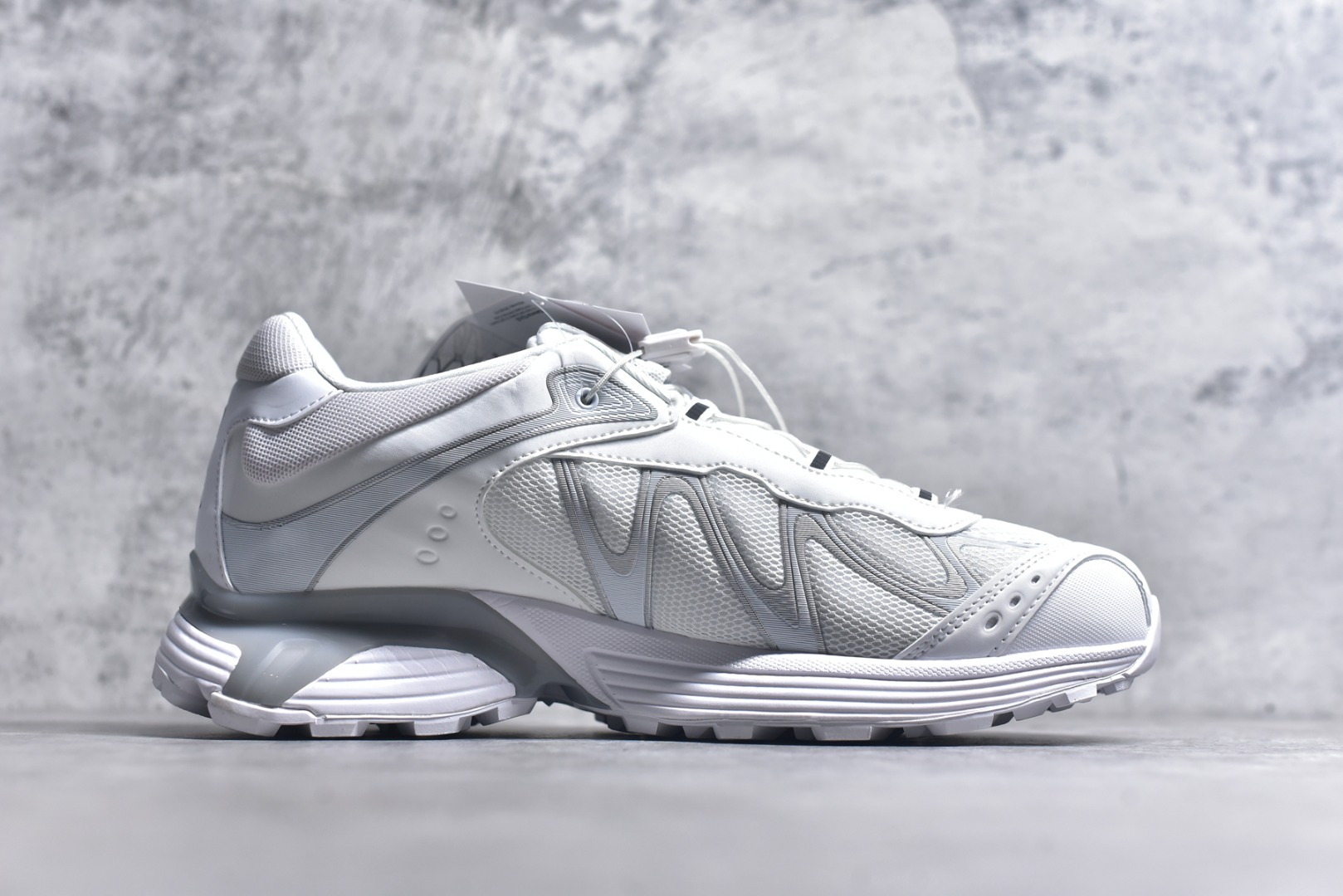 图片[3]-#Salomon 萨洛蒙XT-Whisper 户外 休闲 运动鞋 跑鞋 477619 原版购入开发 做货 Salomon 对 XT-WHISPER 鞋面设计进行了升级，以多种鞋面材质，构造了丰富的鞋面层次，为鞋款增添摩登现代感。鞋款独特的波浪形 Sensifit系统设计勾勒出鞋身的流动感线条，并结合标志性的Quicklace™ 快速系带系统，保障全鞋舒适包裹感。结合 Contagrip® 大底，在保留鞋款功能性的同时多维度诠释城市户外型格 配送专柜精美包装🛍📦 面料 ： 原版定制进口网面+牛皮 内里 ： 原版进口透气网里 鞋底 ： 原版开模防滑橡胶材质 底厚 ：3.5CM 尺码： 36-45-选品中心