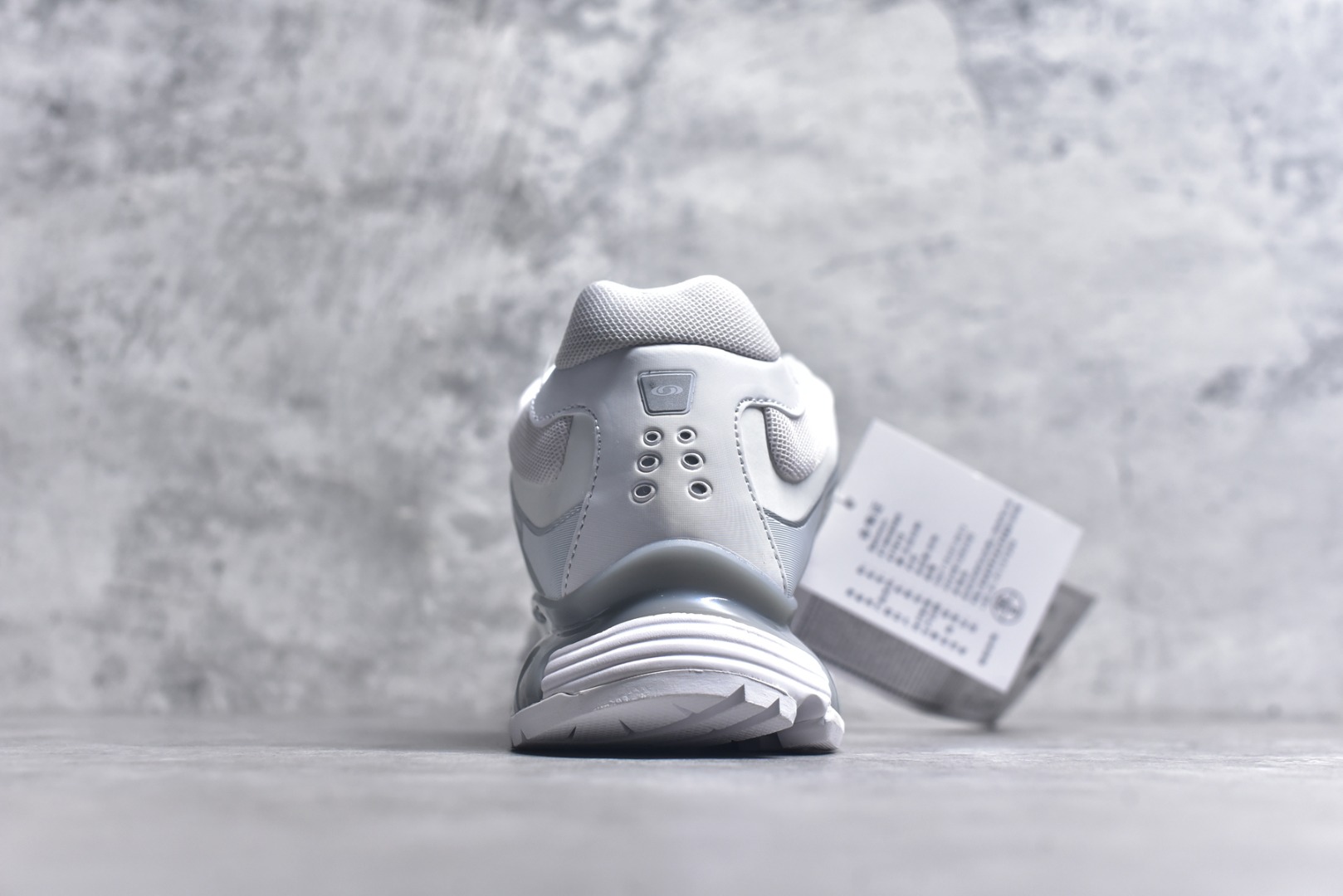 图片[5]-#Salomon 萨洛蒙XT-Whisper 户外 休闲 运动鞋 跑鞋 477619 原版购入开发 做货 Salomon 对 XT-WHISPER 鞋面设计进行了升级，以多种鞋面材质，构造了丰富的鞋面层次，为鞋款增添摩登现代感。鞋款独特的波浪形 Sensifit系统设计勾勒出鞋身的流动感线条，并结合标志性的Quicklace™ 快速系带系统，保障全鞋舒适包裹感。结合 Contagrip® 大底，在保留鞋款功能性的同时多维度诠释城市户外型格 配送专柜精美包装🛍📦 面料 ： 原版定制进口网面+牛皮 内里 ： 原版进口透气网里 鞋底 ： 原版开模防滑橡胶材质 底厚 ：3.5CM 尺码： 36-45-选品中心