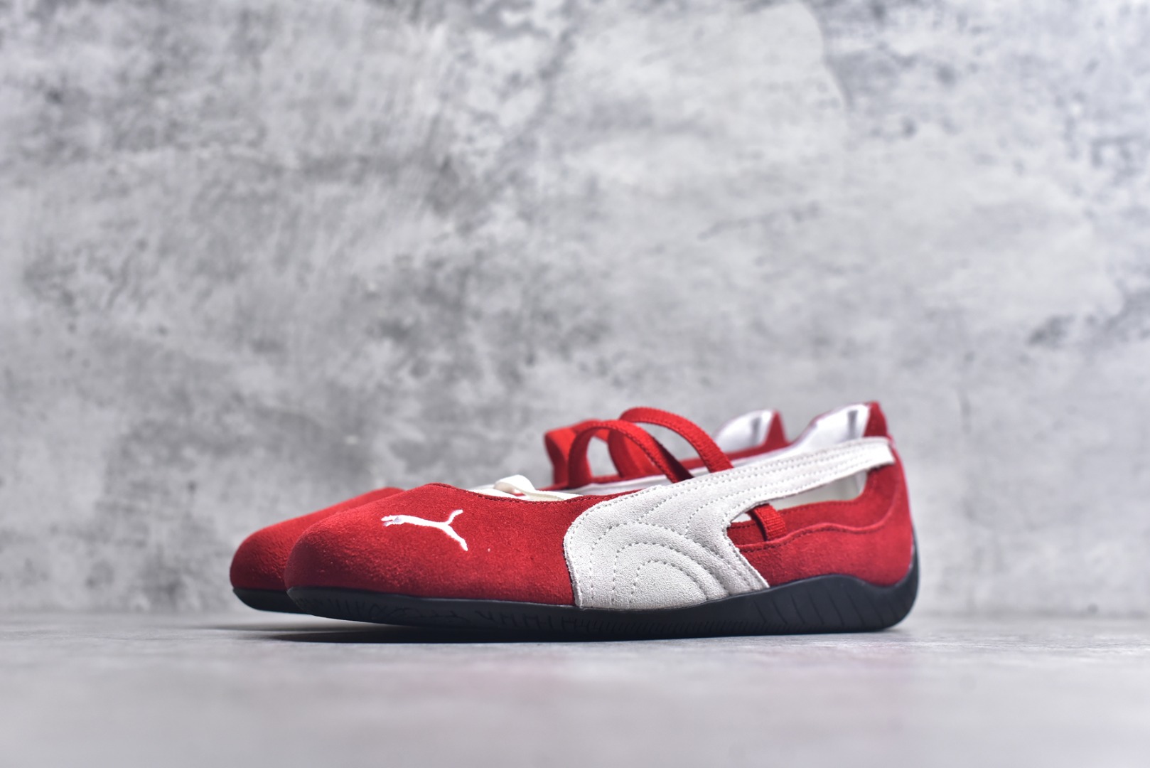 图片[2]-#Puma Speedcat 舒适百搭 低帮 芭蕾鞋 #朴彩英 rose 同款 配色酷感拉满 低帮设计超显脚踝纤细，上脚轻盈又舒适。不管日常出街还是运动都适配，防滑耐磨超抗造。 货号：401287-07 尺码：36-40-选品中心