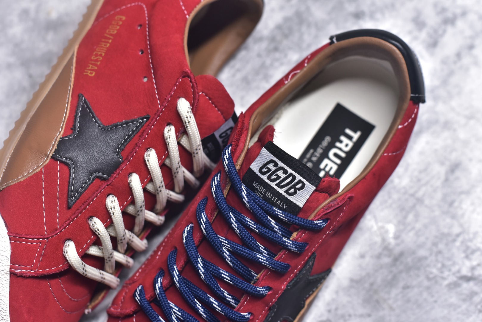 图片[9]-#Golden Goose True Star 25s最新款 易烊千玺 萱美 王一博 朱亚文同款小红书爆款运动鞋 采用进口牛皮羊皮内里 舒适感爆满 Golden Goose True Star「为叛逆而生」的鞋履，其价值不仅在于材质与工艺，更在于对主流审美规则的颠覆。它适合那些追求「非标准化时尚」、愿意为独特性支付溢价的消费者，尤其在潮流易逝的当下，其手工做旧设计反而赋予产品「反潮流」的永恒感。然而，对于务实型消费者而言，高昂的价格、小众的风格以及相对复杂的护理需求（如避免接触尖锐物体）可能使其性价比大打折扣。若将其视为「可穿戴的艺术品」，True Star 无疑是成功的；若以传统鞋履标准衡量，它则更像是一场关于时尚哲学的实验。#记录吧就现在 #goldengoose #易烊千玺 #ggdb #宝藏男孩易烊千玺 #鞋控の日常 #潮流薯 #复古穿搭 尺码：35 36 37 38 39 40 41 42 43 44 45-选品中心