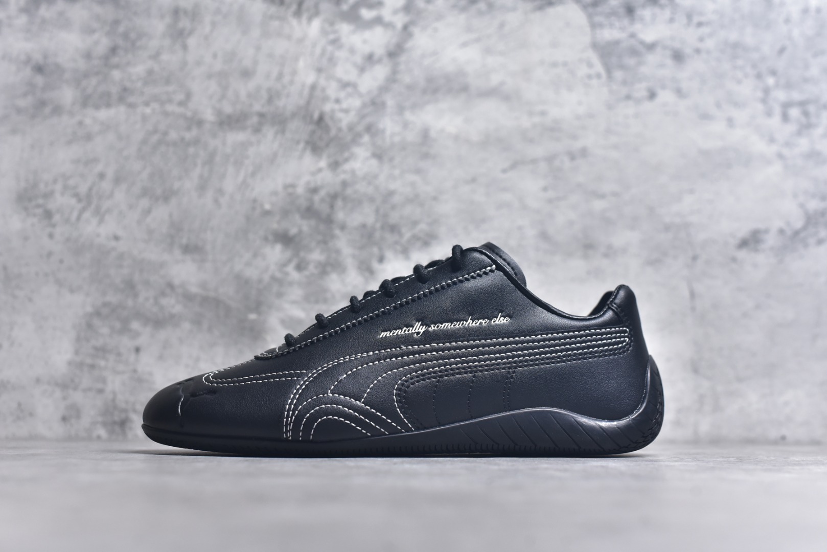 #PUMA Speedcat OG 百搭单品公司级 彪马 PUMA Speedcat OG 舒适运动 防滑轻便 低帮 生活休闲鞋 男女款运动休闲鞋达人推荐新品货号：404267-01 尺码：36 36.5 37 38 38.5 39 40 40.5 41 42 42.5 43 44 45-选品中心