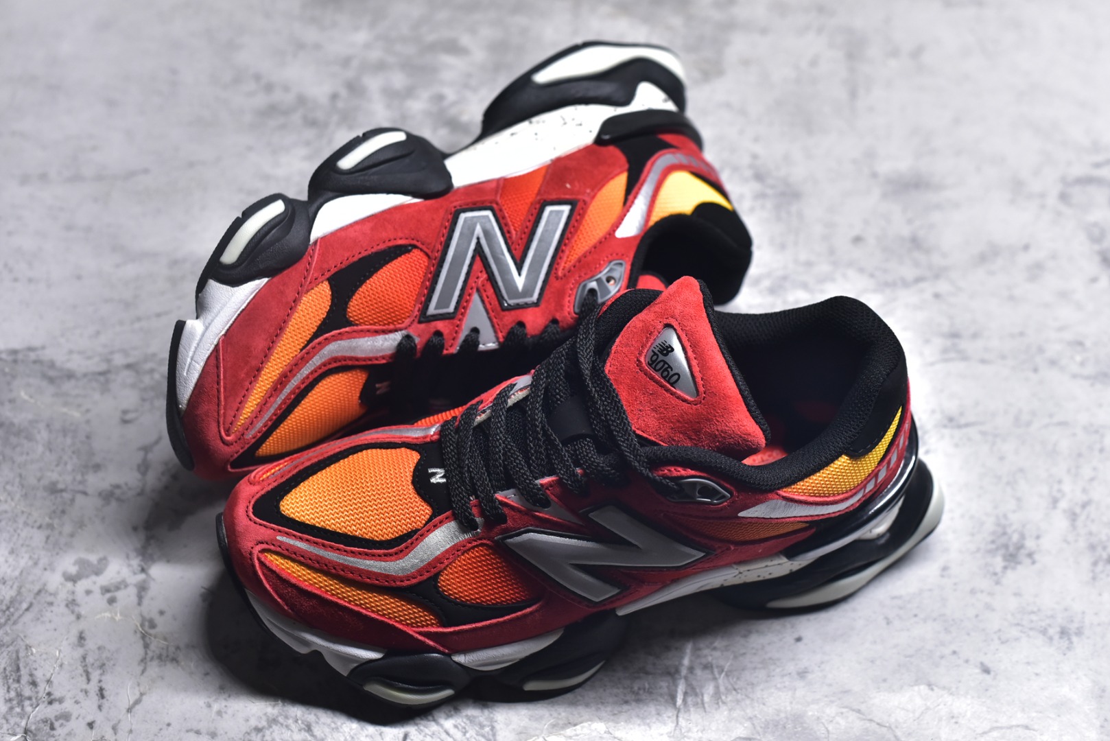 图片[7]-#新百伦 Joe Freshgoods x New Balance NB9060 橙红色 全套原楦原纸板原厂数据开发 进口三明治网面 原装进口翻毛皮料正确绒感卡色 正确中底拉帮中底网布细节 原厂标裁 带紫光防伪 定制后跟透明水晶模块 冲裁组合 大底贴合程度胶水上色把控完美 整洁度挑战全网艺术家 多道序QC把关品质完善 匠心打造 耗时两个月开发完成 工艺极其复杂难度可想而知 新开独立私模大底 全网唯一正确六层组合大底 高端零售专供产物 货号：U9060DMG 尺码：36 37 37.5 38 38.5 39 40 40.5 41 42 42.5 43 44 45 45.5 46.5-选品中心