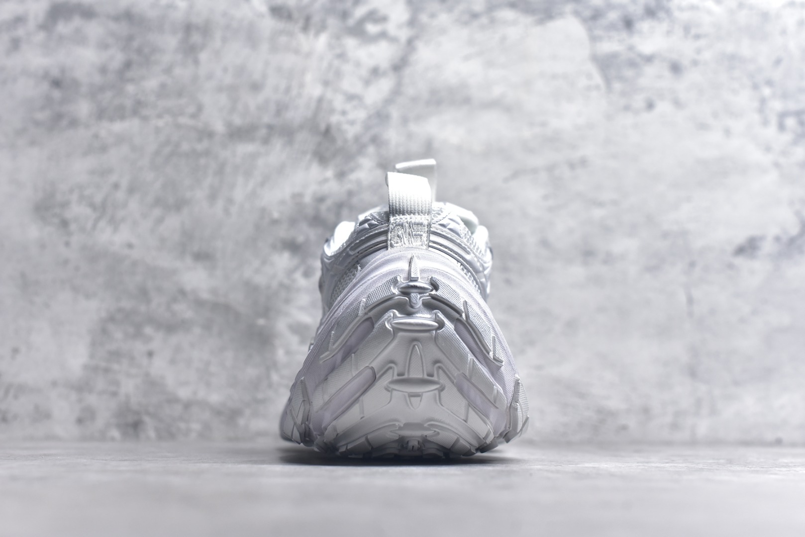 图片[5]-#Balenciaga CARGO Sneaker 巴黎世家十一代圆头系带 舒适百搭低帮生活休闲鞋老爹鞋 全套原纸板楦头开发 最原汁原味的灵魂版型 原盒原配 正确字体电绣 粗细、位置、大小正确 侧边TPU 透气孔匹配意产原版 正确分离大底 TPU软底 原版一致大底LOGO 立体感十足 原厂皮料水洗做旧 标志性 Sporty B Logo 置于鞋面中间 再加上明显提高的中底厚度 你也不用害怕与3XL难以分辨 货号：815853 W2MV2 90001633 尺码：35 36 37 38 39 40 41 42 43 44 45 46-选品中心