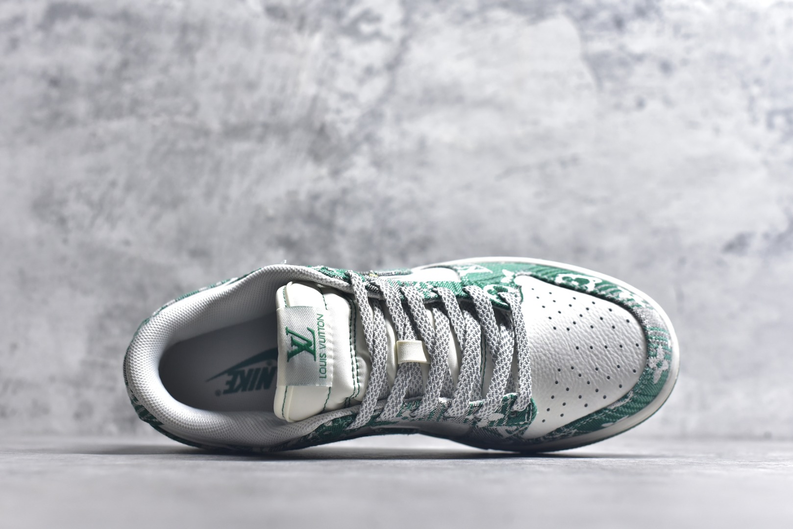 图片[4]-#Nike SB Dunk Low LV联名 灰绿牛仔 周年高端定制 低帮休闲板鞋 SC9772-811 #定制鞋盒 大厂纯原品质出货 超高清洁度 皮料切割干净无任何毛边 细节完美 尺码：36 36.5 37.5 38 38.5 39 40 40.5 41 42 42.5 43 44 44.5 45 9.E5-选品中心