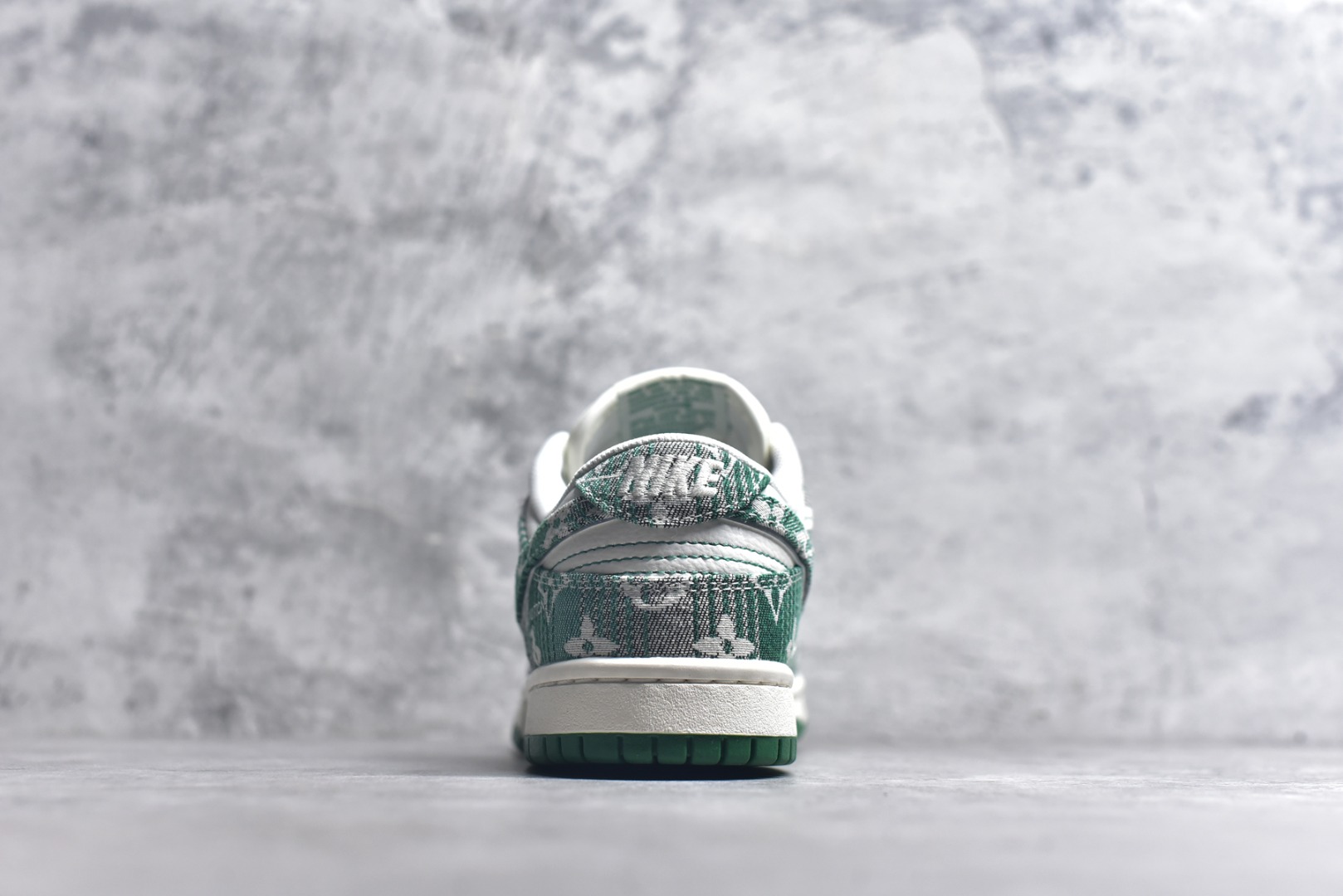 图片[5]-#Nike SB Dunk Low LV联名 灰绿牛仔 周年高端定制 低帮休闲板鞋 SC9772-811 #定制鞋盒 大厂纯原品质出货 超高清洁度 皮料切割干净无任何毛边 细节完美 尺码：36 36.5 37.5 38 38.5 39 40 40.5 41 42 42.5 43 44 44.5 45 9.E5-选品中心