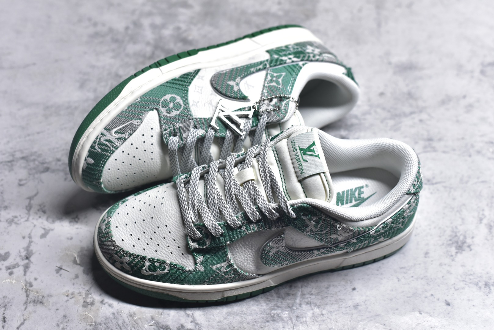 图片[7]-#Nike SB Dunk Low LV联名 灰绿牛仔 周年高端定制 低帮休闲板鞋 SC9772-811 #定制鞋盒 大厂纯原品质出货 超高清洁度 皮料切割干净无任何毛边 细节完美 尺码：36 36.5 37.5 38 38.5 39 40 40.5 41 42 42.5 43 44 44.5 45 9.E5-选品中心