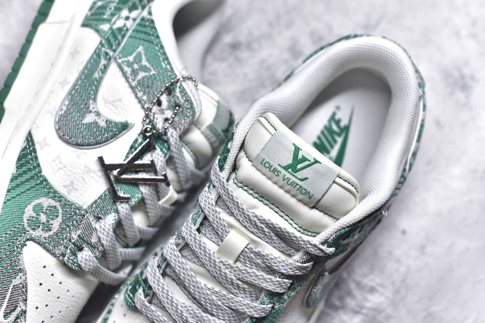图片[9]-#Nike SB Dunk Low LV联名 灰绿牛仔 周年高端定制 低帮休闲板鞋 SC9772-811 #定制鞋盒 大厂纯原品质出货 超高清洁度 皮料切割干净无任何毛边 细节完美 尺码：36 36.5 37.5 38 38.5 39 40 40.5 41 42 42.5 43 44 44.5 45 9.E5-选品中心
