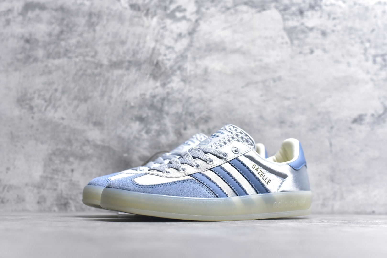 图片[2]-#AD Gazelle Indoor Trainers 羚羊内训系列低帮复古百搭休闲运动德训风板鞋 JI2711 90年代经典的复刻版！自60年代以足球训练鞋面世以来,Gazelle就以其经典设计席卷全球。1991年版本的复刻,再造经典Gazelle。采用皮革打造,搭配浊色细节,让这款经典更加简约。尺码：36 36⅔ 37⅓ 38 38⅔ 39⅓ 40 40⅔ 41⅓ 42 42⅔ 43⅓ 44⅓ 44⅔ 45-选品中心