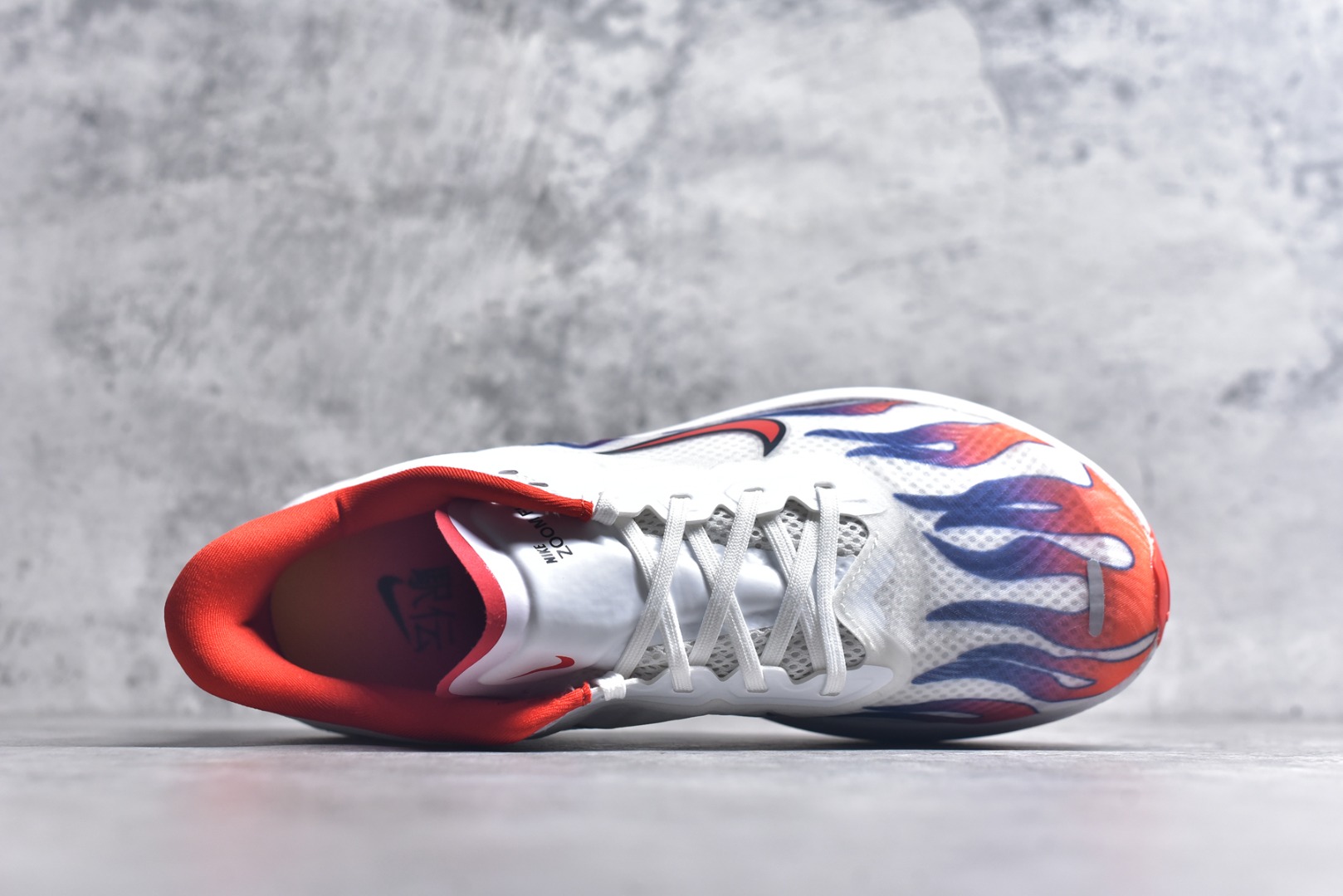 图片[4]-#NK ZoomX Invincible Run Flyknit 6 轻量跑鞋 飞织低帮休闲运动慢跑鞋 HQ3498-100 此鞋专为短跑运动员而生 是为 5 至 10 公里距离的赛事和训练打造 整体设计采用流线型的轻质工程网眼材质构成鞋面 并与其他 Running 旗舰鞋款同样搭载全脚掌 ZoomX 缓冲中底 搭配 Pebax 物料与橡胶外底 ZoomX StreakFly 首发配色以Prototype呈现 其灵感是来自开发期间的磨损测试 透过编号的标记与内侧的预期跑步距离突出研发过程 尺码：36 36.5 37.5 38 38.5 39 40 40.5 41 42 42.5 43 44 45 46-选品中心