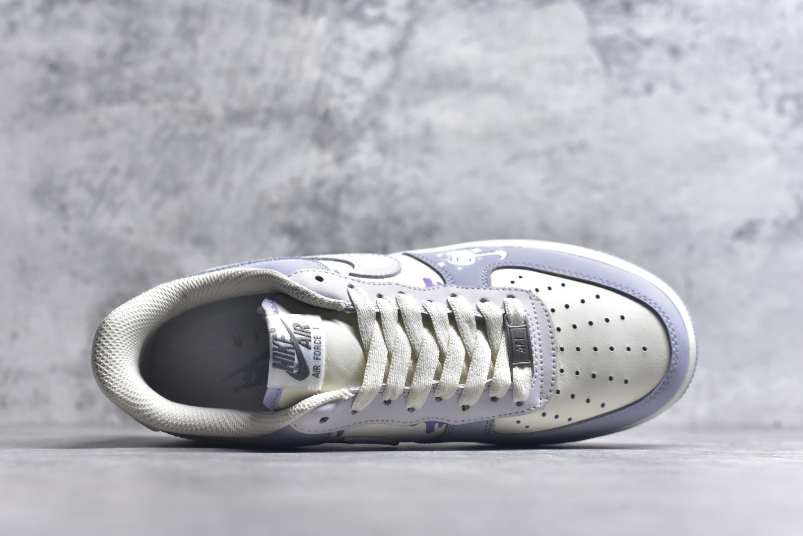 图片[4]-#Nike Air Force 1\’07 Low 拉布布紫 空军一号低帮休闲运动板鞋 DB3301-221 #拉布布是一个充满魅力的小精灵。它有着色彩斑斓的身体，像是从梦幻世界中走出来的一样。它的眼睛如同璀璨的宝石，闪烁着神秘的光芒。 尺码：36 36.5 37.5 38 38.5 39 40 40.5 41 42 42.5 43 44 44.5 45 9.D4-选品中心