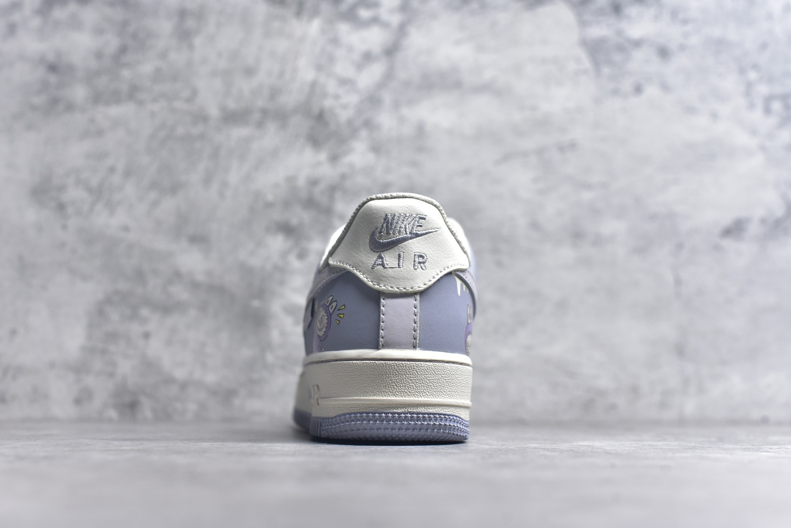图片[5]-#Nike Air Force 1\’07 Low 拉布布紫 空军一号低帮休闲运动板鞋 DB3301-221 #拉布布是一个充满魅力的小精灵。它有着色彩斑斓的身体，像是从梦幻世界中走出来的一样。它的眼睛如同璀璨的宝石，闪烁着神秘的光芒。 尺码：36 36.5 37.5 38 38.5 39 40 40.5 41 42 42.5 43 44 44.5 45 9.D4-选品中心