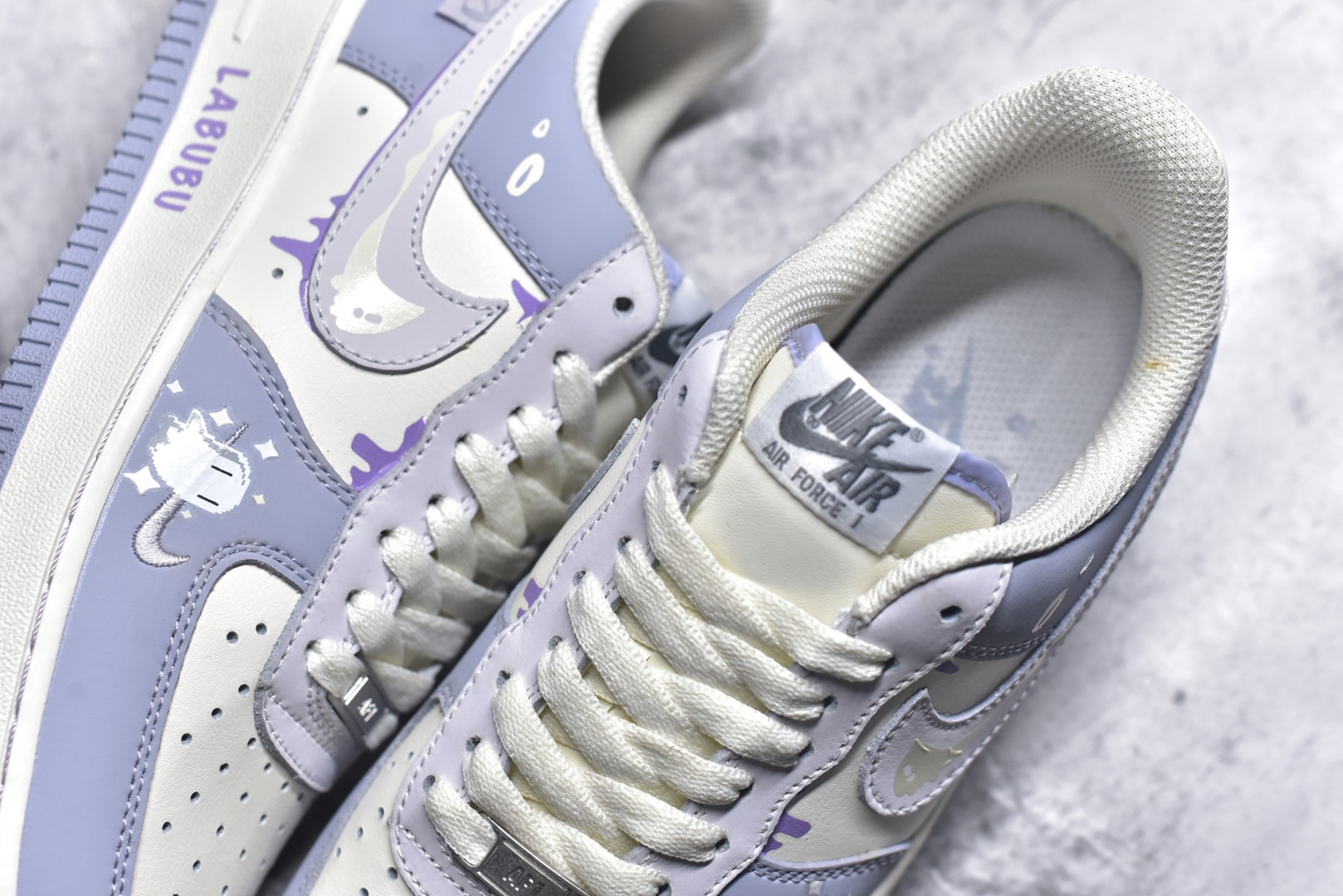 图片[9]-#Nike Air Force 1\’07 Low 拉布布紫 空军一号低帮休闲运动板鞋 DB3301-221 #拉布布是一个充满魅力的小精灵。它有着色彩斑斓的身体，像是从梦幻世界中走出来的一样。它的眼睛如同璀璨的宝石，闪烁着神秘的光芒。 尺码：36 36.5 37.5 38 38.5 39 40 40.5 41 42 42.5 43 44 44.5 45 9.D4-选品中心