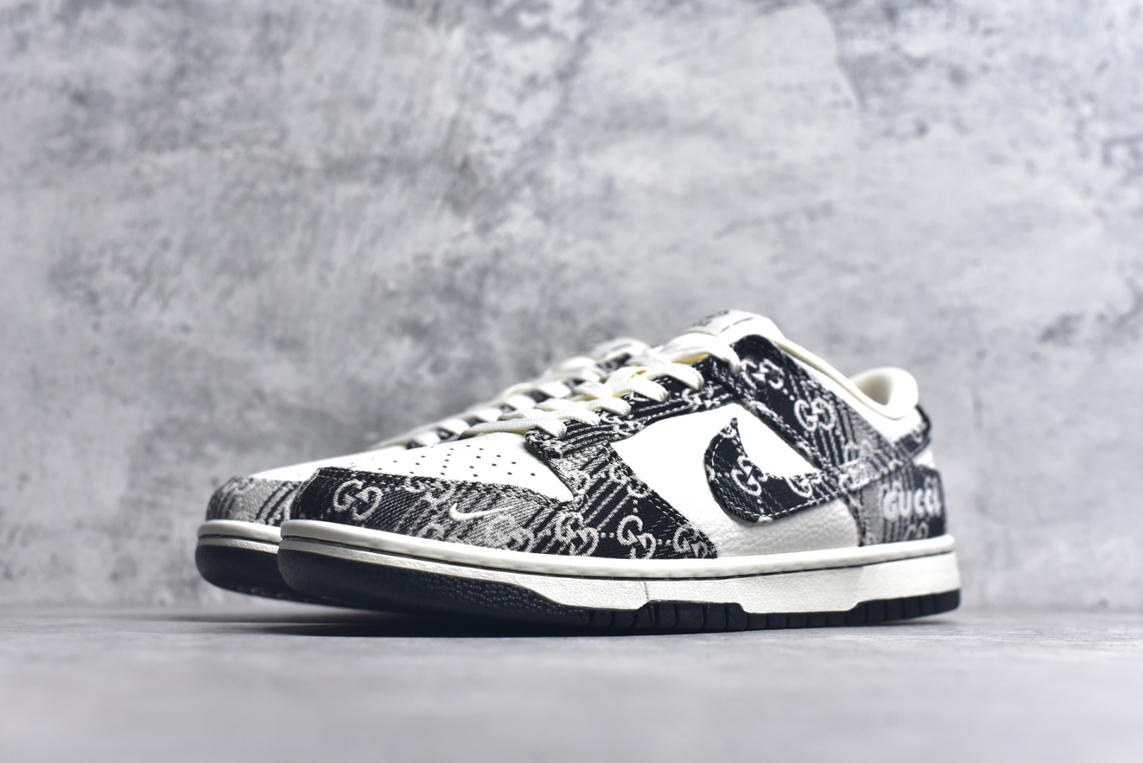 图片[2]-#Nike SB Dunk Low 古驰联名 黑灰牛仔 周年高端定制 低帮休闲板鞋 SC9207-418 #定制鞋盒 大厂纯原品质出货 超高清洁度 皮料切割干净无任何毛边 细节完美 尺码：36 36.5 37.5 38 36.5 39 40 40.5 41 42 42.5 43 44 44.5 45 9.E5-选品中心
