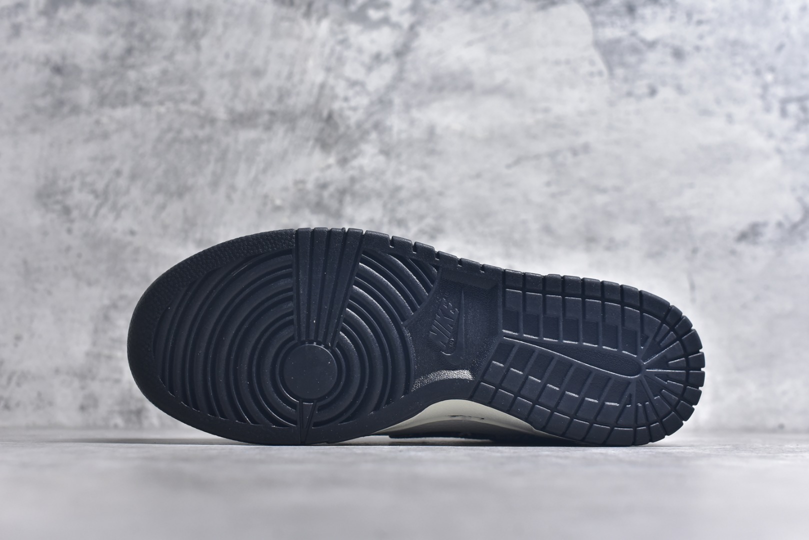 图片[6]-#Nike SB Dunk Low 古驰联名 黑灰牛仔 周年高端定制 低帮休闲板鞋 SC9207-418 #定制鞋盒 大厂纯原品质出货 超高清洁度 皮料切割干净无任何毛边 细节完美 尺码：36 36.5 37.5 38 36.5 39 40 40.5 41 42 42.5 43 44 44.5 45 9.E5-选品中心