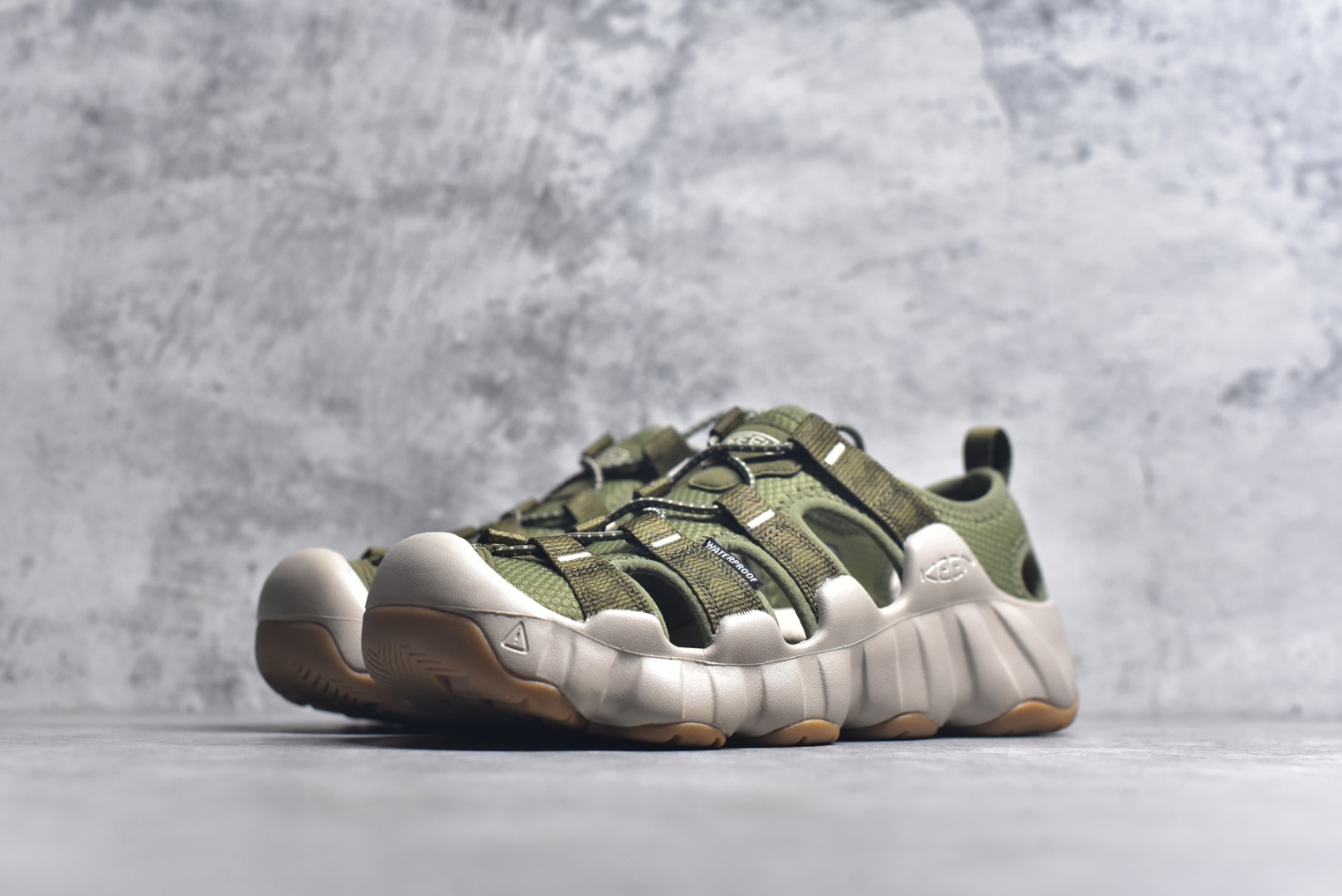 图片[2]-#KEEN Hyperport H2 科恩防滑耐磨低帮户外功能鞋溯溪鞋凉鞋 KEEN诞生于2003年的美国人气户外品牌，以一双“保护脚趾”且能涉足水域的户外凉鞋NEWPORT诞生为契机，开启原创制鞋之路。KEEN相信，天空之下即是户外，因为户外不一定是极具挑战性的独自冒险，也可以是与朋友、家人和宠物一同分享外面的世界。同时，KEEN从诞生之初便始终贯彻环保制鞋的理念，不断创造出优秀的原创奇履。脚踏实地，致力向善。我们想和世界产生更多交集为世界减少更多负担，和你趣户外、趣做自己、趣环保让地球和生活都变得更美好。尺码：36 36.5 37.5 38 38.5 39 40 40.5 41 42 42.5 43 44-选品中心