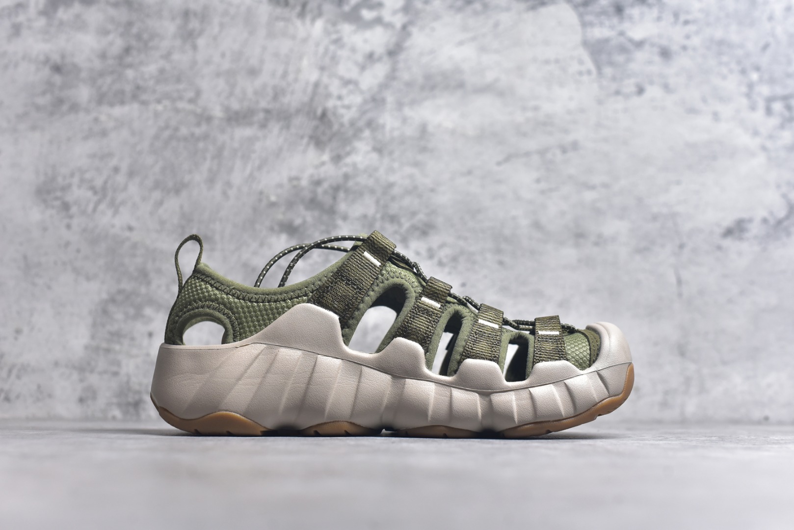 图片[3]-#KEEN Hyperport H2 科恩防滑耐磨低帮户外功能鞋溯溪鞋凉鞋 KEEN诞生于2003年的美国人气户外品牌，以一双“保护脚趾”且能涉足水域的户外凉鞋NEWPORT诞生为契机，开启原创制鞋之路。KEEN相信，天空之下即是户外，因为户外不一定是极具挑战性的独自冒险，也可以是与朋友、家人和宠物一同分享外面的世界。同时，KEEN从诞生之初便始终贯彻环保制鞋的理念，不断创造出优秀的原创奇履。脚踏实地，致力向善。我们想和世界产生更多交集为世界减少更多负担，和你趣户外、趣做自己、趣环保让地球和生活都变得更美好。尺码：36 36.5 37.5 38 38.5 39 40 40.5 41 42 42.5 43 44-选品中心