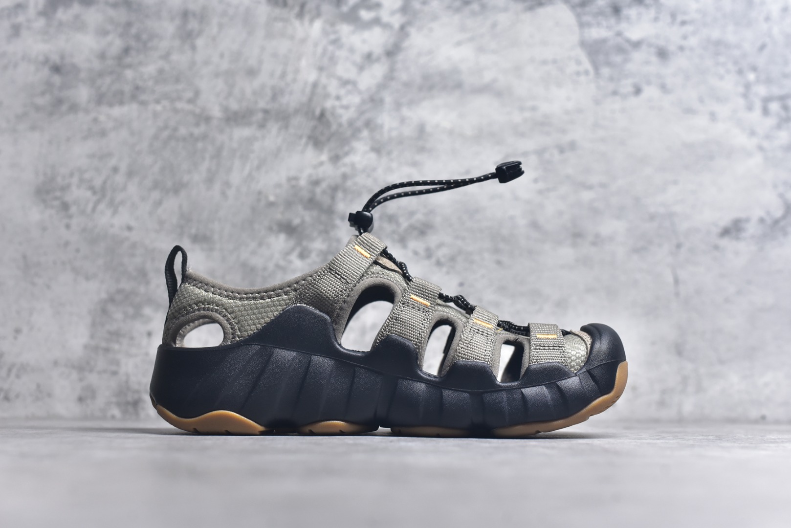 图片[3]-#KEEN Hyperport H2 科恩防滑耐磨低帮户外功能鞋溯溪鞋凉鞋 KEEN诞生于2003年的美国人气户外品牌，以一双“保护脚趾”且能涉足水域的户外凉鞋NEWPORT诞生为契机，开启原创制鞋之路。KEEN相信，天空之下即是户外，因为户外不一定是极具挑战性的独自冒险，也可以是与朋友、家人和宠物一同分享外面的世界。同时，KEEN从诞生之初便始终贯彻环保制鞋的理念，不断创造出优秀的原创奇履。脚踏实地，致力向善。我们想和世界产生更多交集为世界减少更多负担，和你趣户外、趣做自己、趣环保让地球和生活都变得更美好。尺码：36 36.5 37.5 38 38.5 39 40 40.5 41 42 42.5 43 44-选品中心