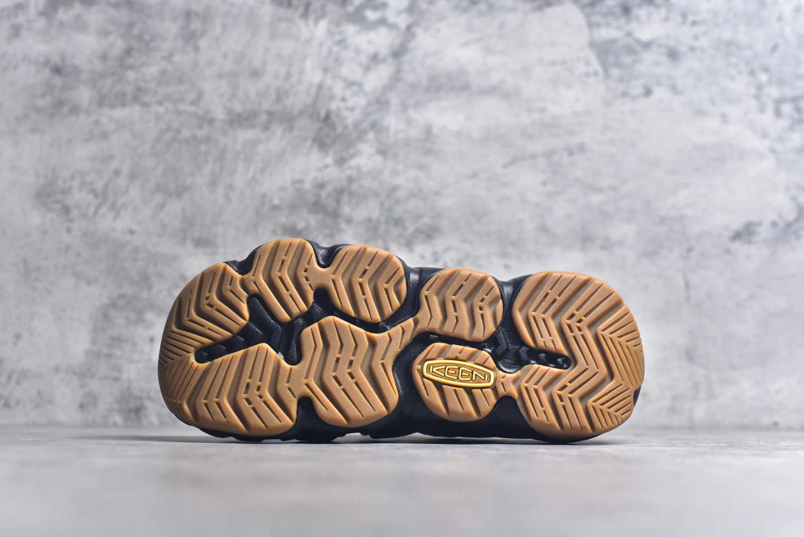 图片[6]-#KEEN Hyperport H2 科恩防滑耐磨低帮户外功能鞋溯溪鞋凉鞋 KEEN诞生于2003年的美国人气户外品牌，以一双“保护脚趾”且能涉足水域的户外凉鞋NEWPORT诞生为契机，开启原创制鞋之路。KEEN相信，天空之下即是户外，因为户外不一定是极具挑战性的独自冒险，也可以是与朋友、家人和宠物一同分享外面的世界。同时，KEEN从诞生之初便始终贯彻环保制鞋的理念，不断创造出优秀的原创奇履。脚踏实地，致力向善。我们想和世界产生更多交集为世界减少更多负担，和你趣户外、趣做自己、趣环保让地球和生活都变得更美好。尺码：36 36.5 37.5 38 38.5 39 40 40.5 41 42 42.5 43 44-选品中心